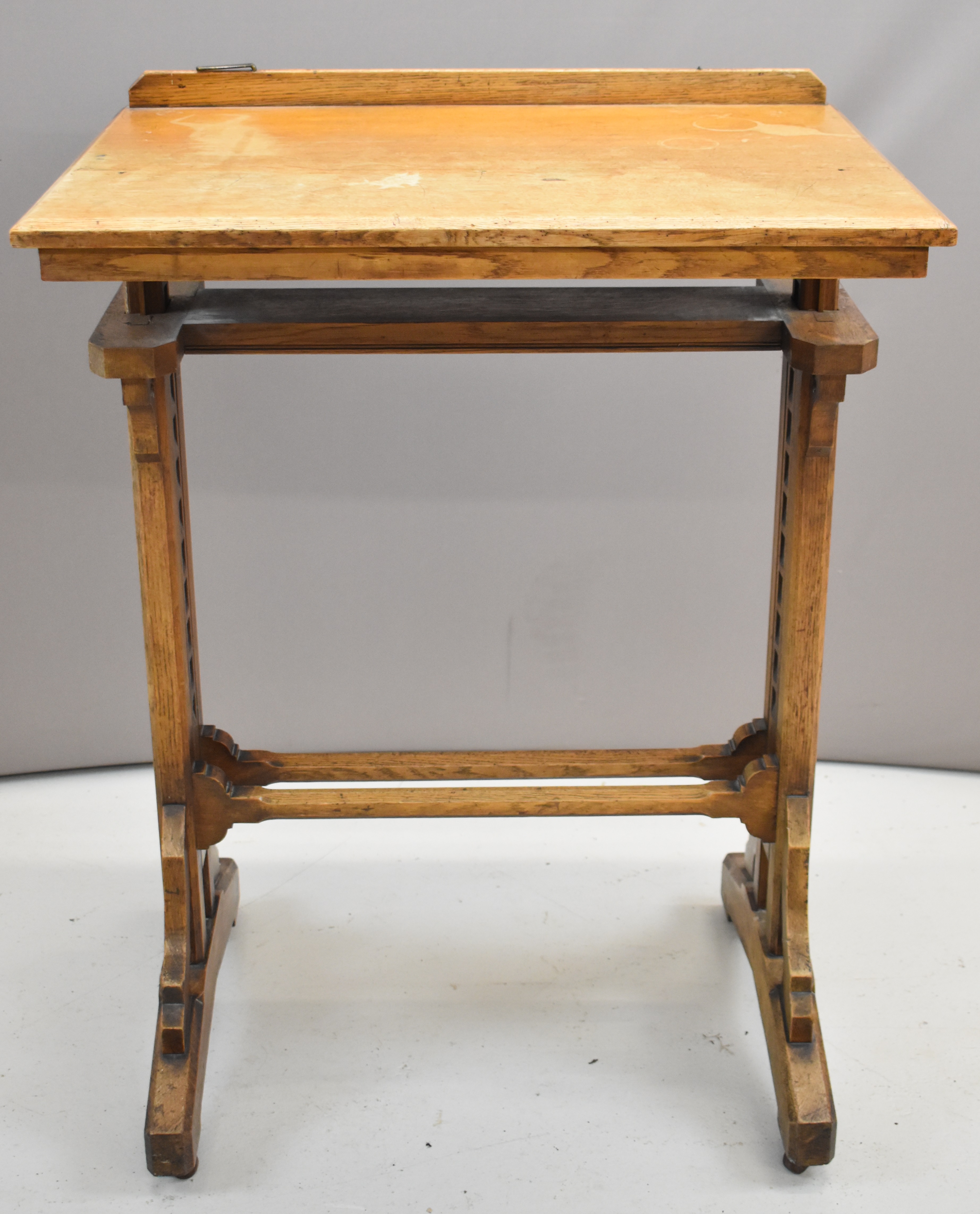 Victorian oak Gothic or Arts & Crafts style lectern with adjustable height and angle, minimum height