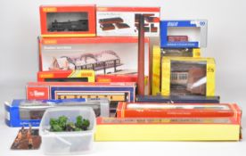 A collection of 00 gauge model railway to include Mainline and Hornby locomotives, passenger