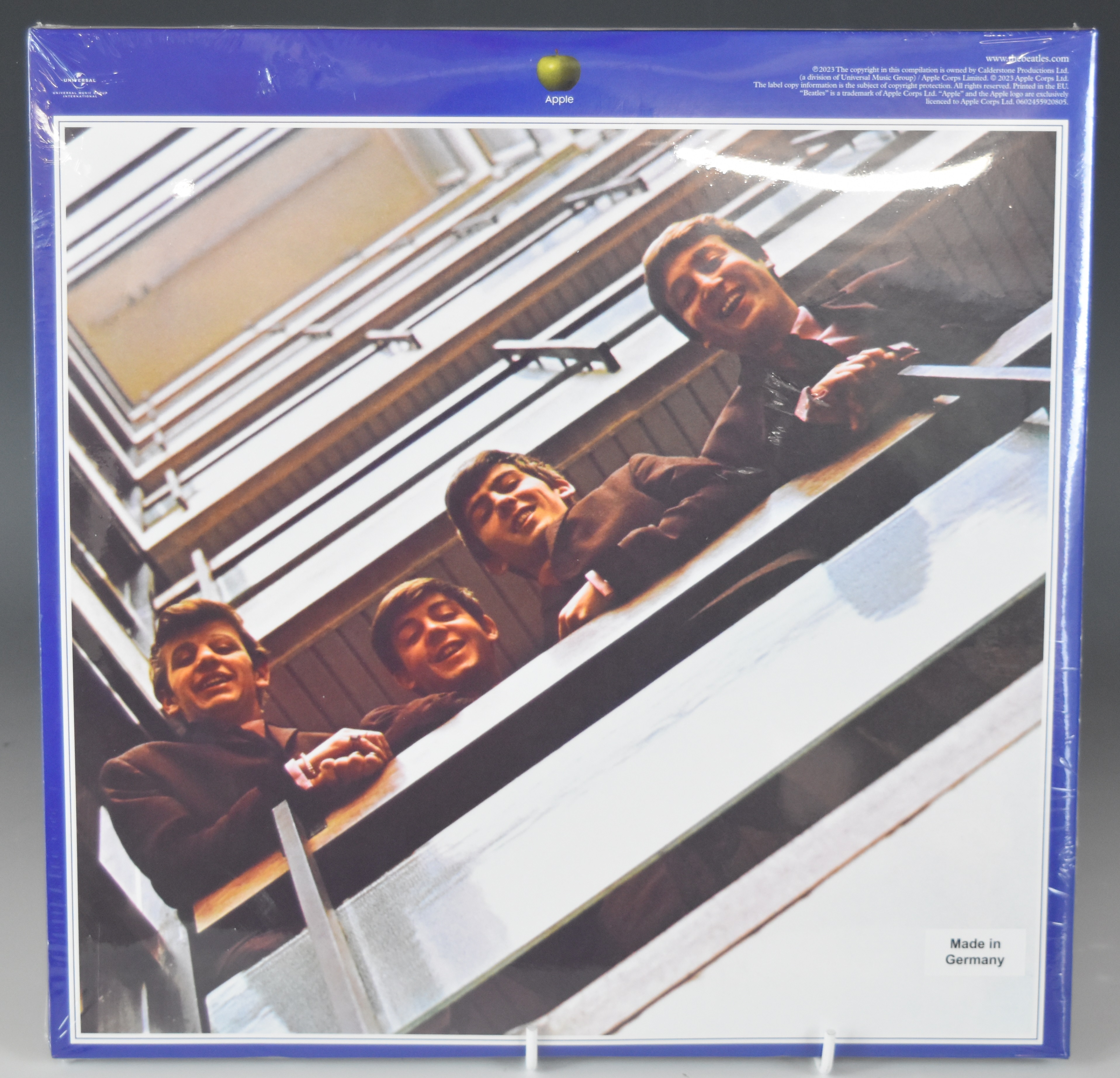 The Beatles 1967-1970 triple album, half speed master on limited edition blue vinyl, still sealed in - Bild 2 aus 2
