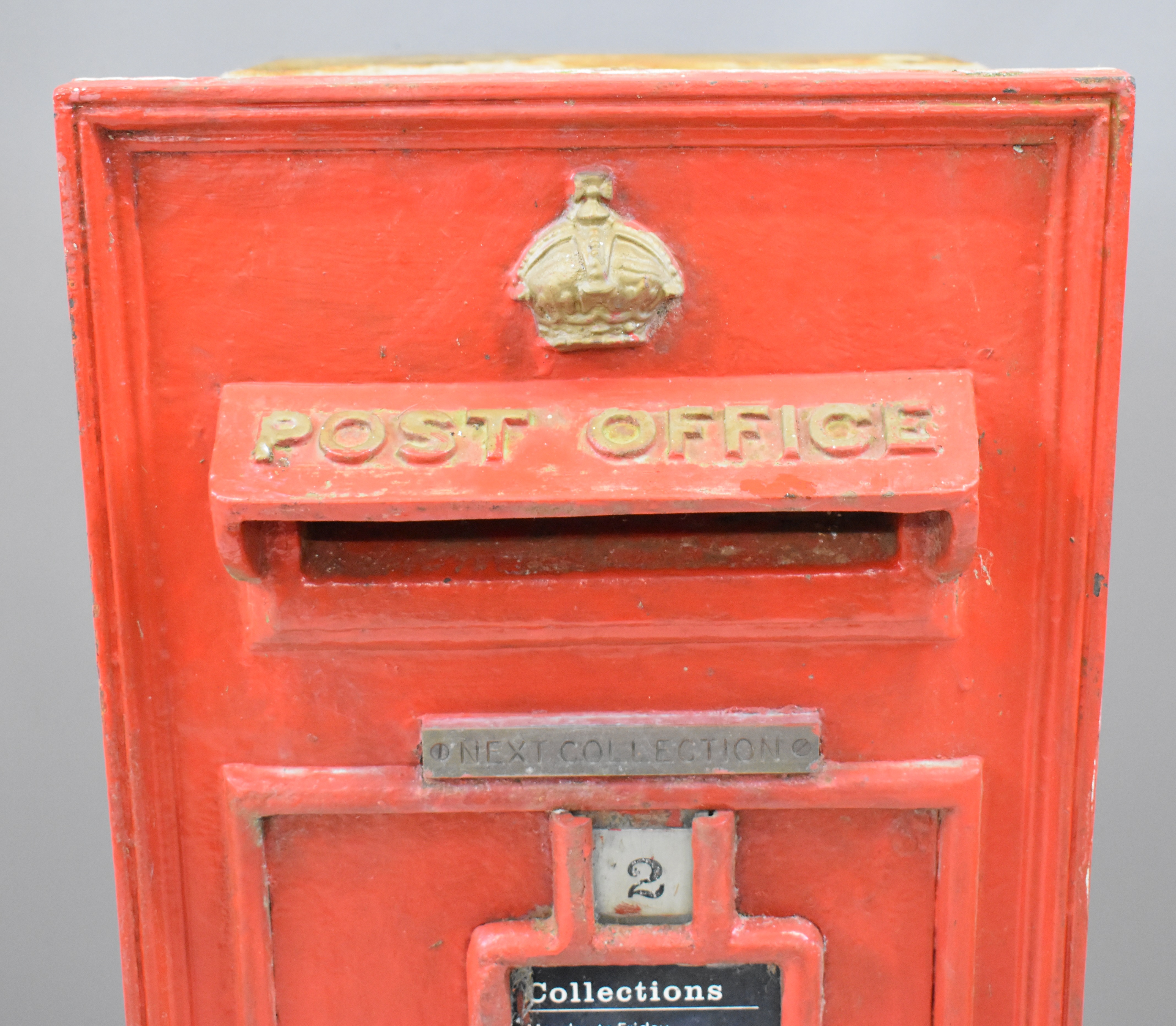 George V or VI cast iron Post Office wall mounted post box with crown to top, GR to false front door - Image 4 of 8