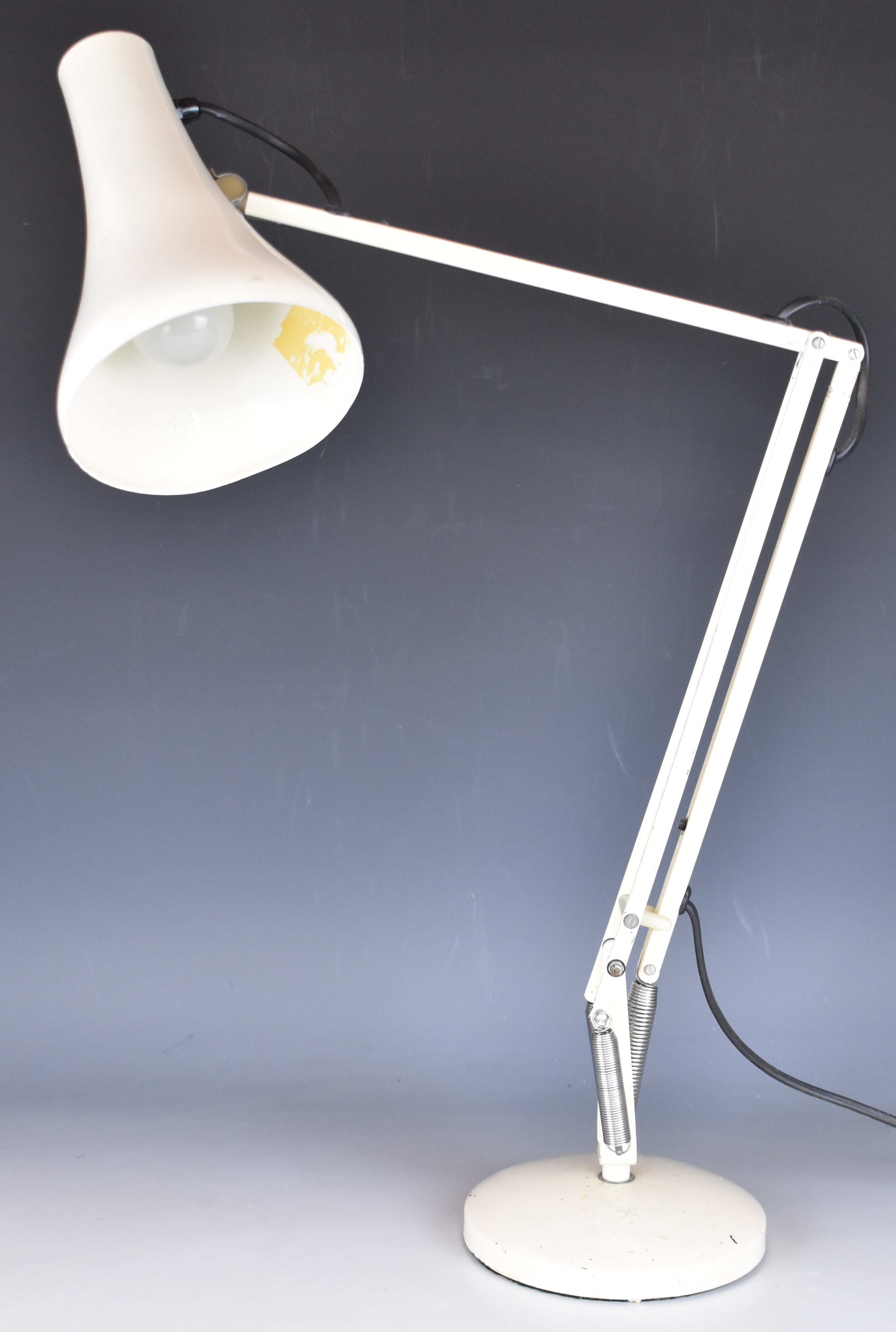 Herbert Terry and Sons mid century modern 90 Anglepoise lamp, maximum height 87cm