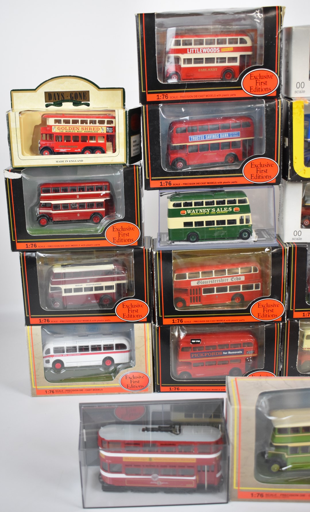 Twenty-four diecast model buses, manufacturers include Gilbow Exclusive First Editions (EFE), Corgi, - Image 4 of 5