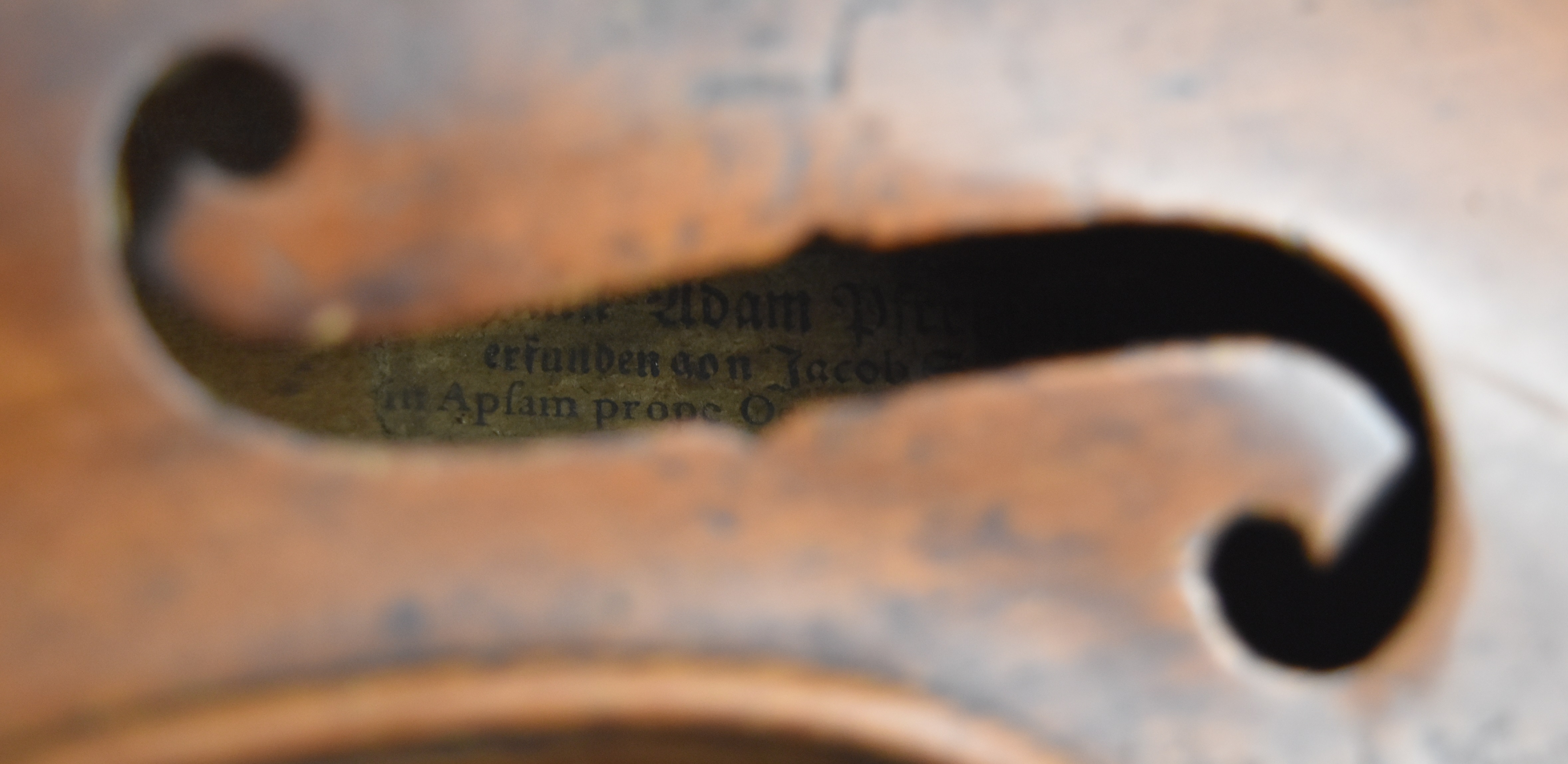 Full size German or Austrian violin bearing label 'Johann Adam Pfretzschner erfunden von Jacob - Image 6 of 9