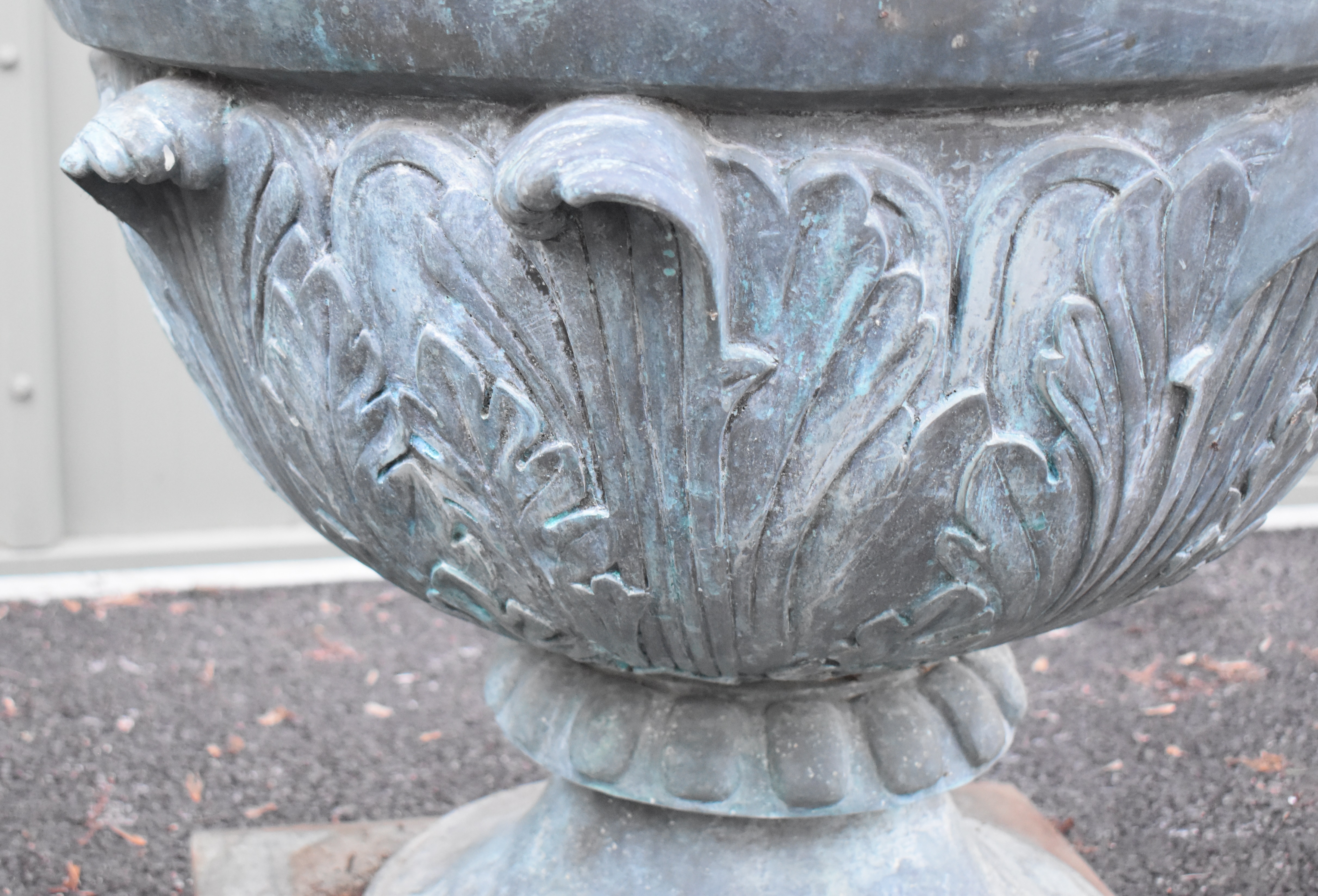 Leonardo Rossi pair of large bronze pedestal urns with scrolling lion mask ring handles and relief - Image 12 of 13