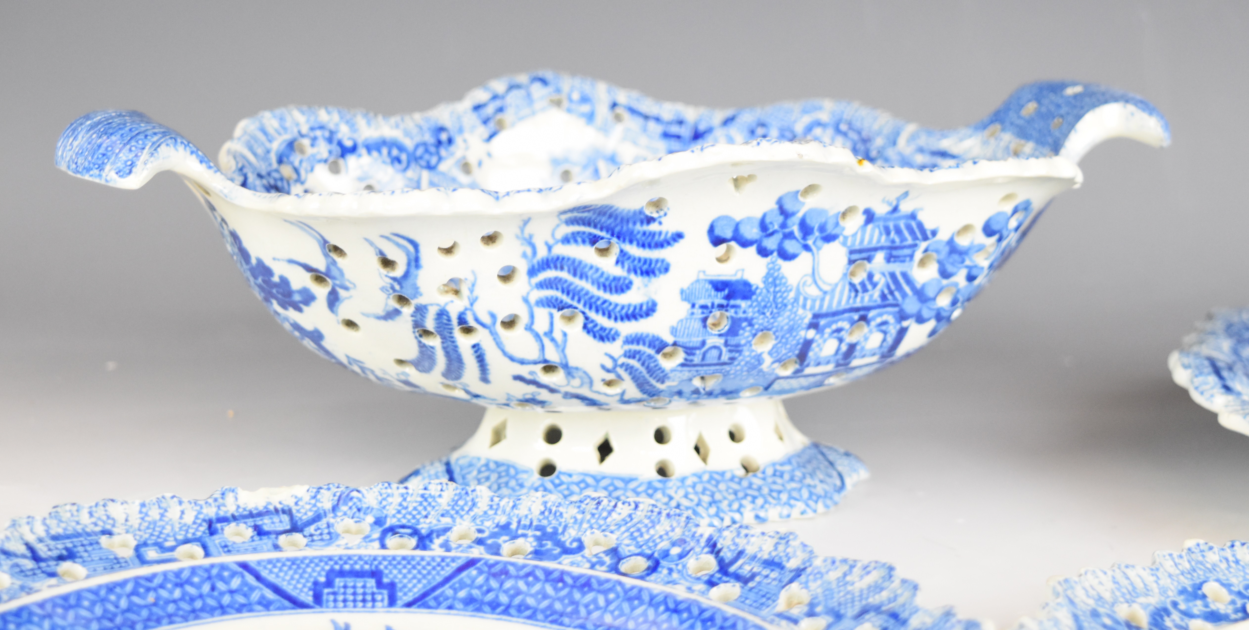 Early 19thC blue and white transfer printed dessert service including a twin handled pedestal - Image 7 of 10