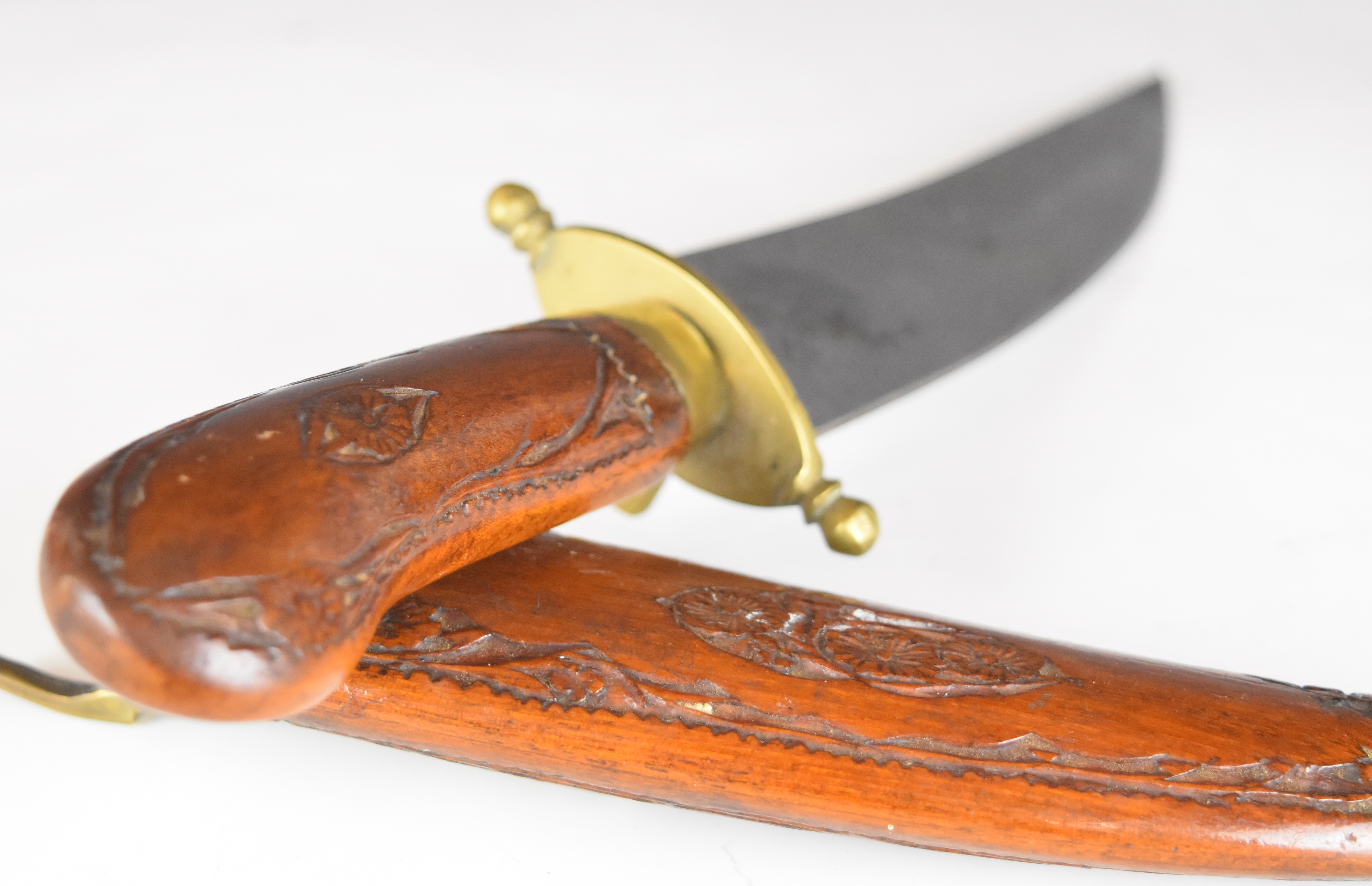 Kukri knife scabbard and an oriental dagger with decorative scabbard. PLEASE NOTE ALL BLADED ITEMS - Image 3 of 8