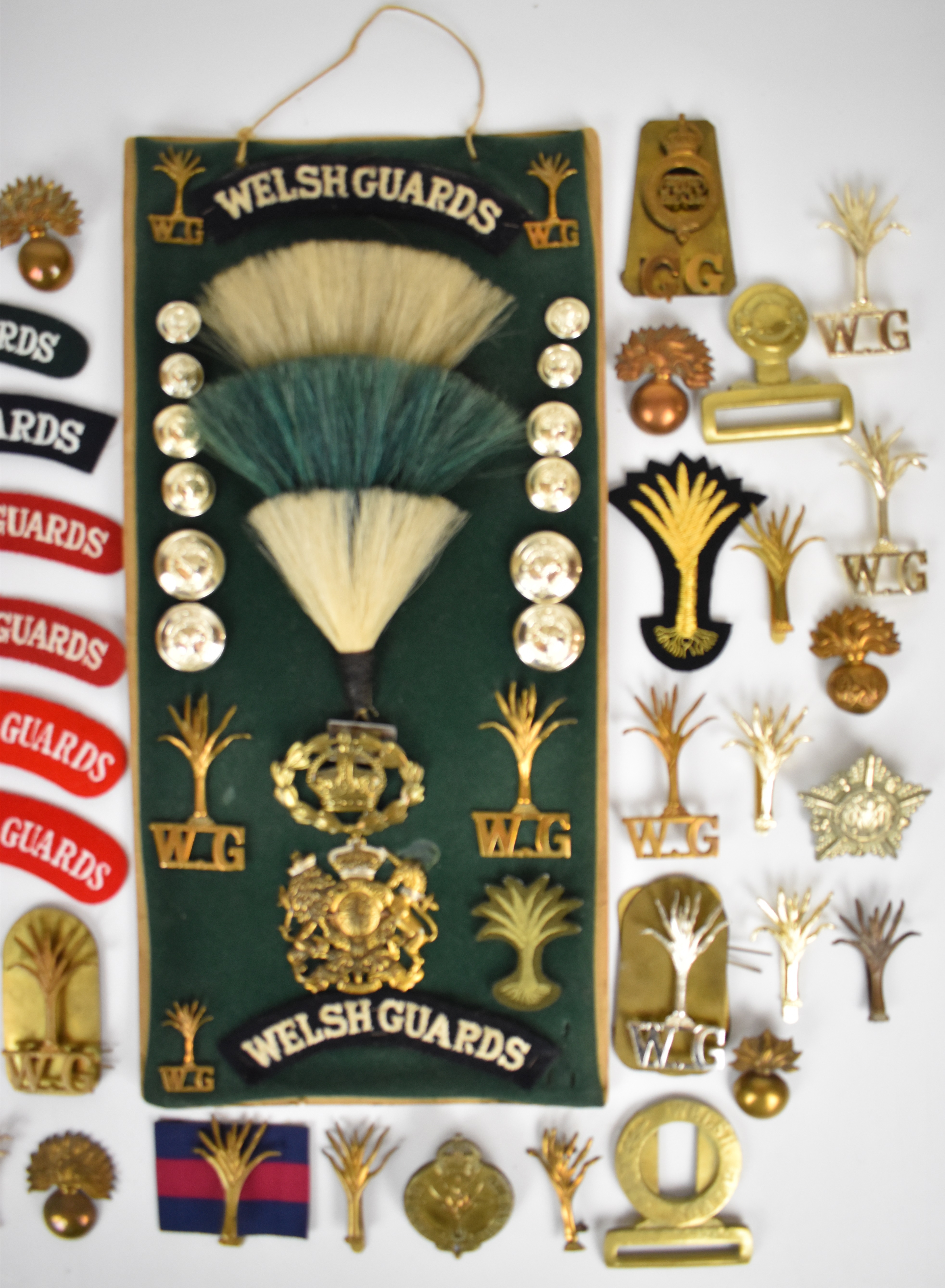 Collection of approximately 30 Grenadier and Welsh Guards badges including cap badges, shoulder - Image 6 of 6