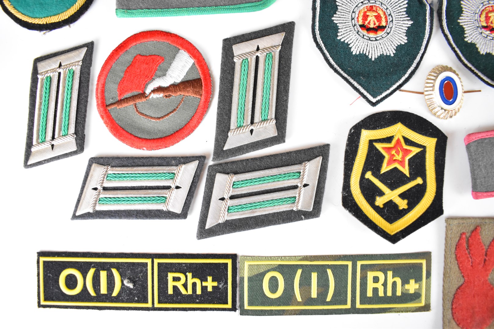 Russian / East German cloth badges, rank insignia etc - Image 6 of 6