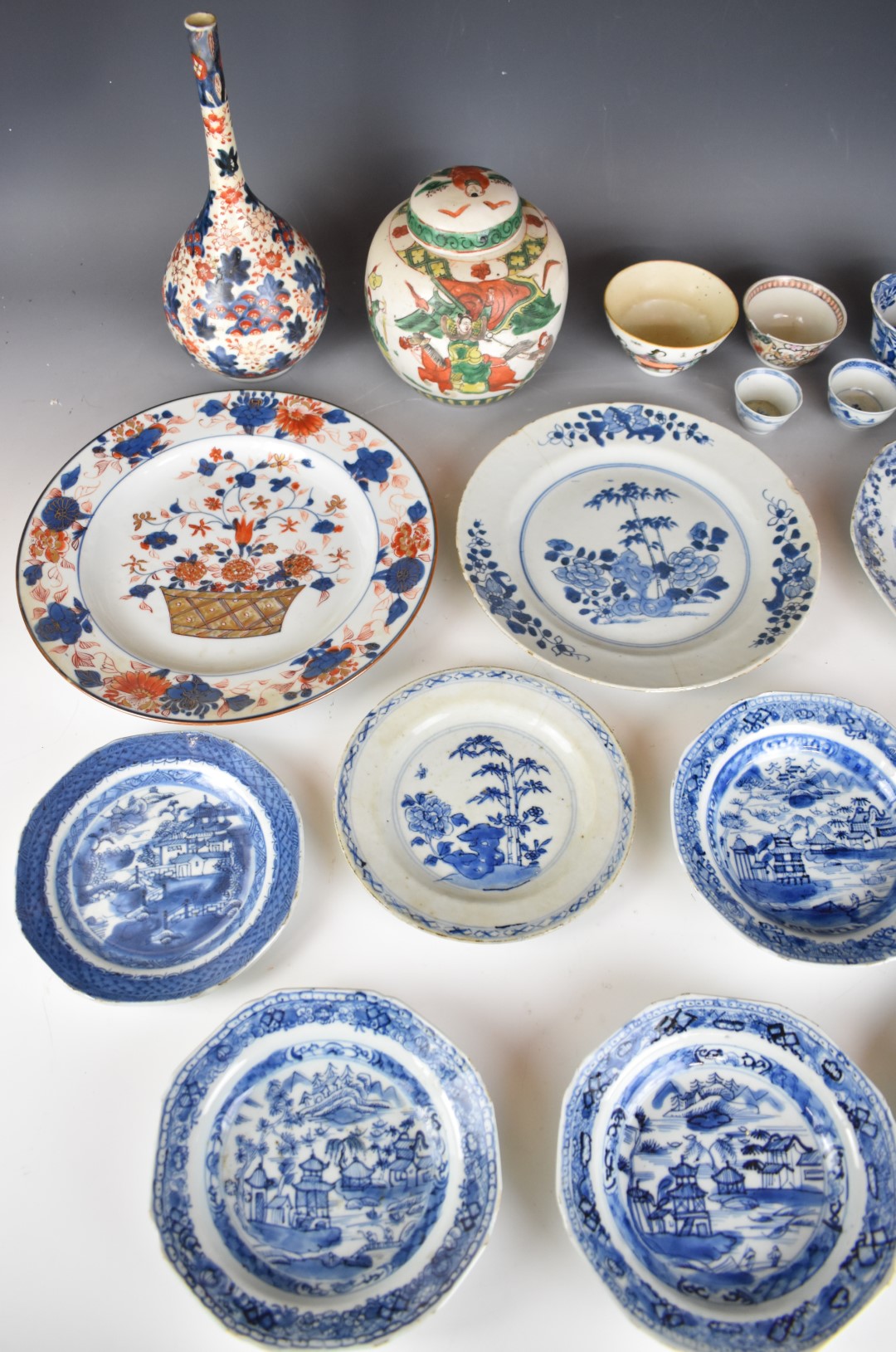 Collection of 18th / 19thC Chinese porcelain tea bowls, wine cups, vase, ginger jar, export plates - Image 9 of 12