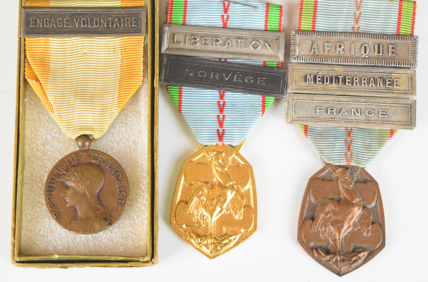 Ten French WW2 era medals including Gratitude Medal, Alsace Medal, Railway Medal, Red Cross Medal - Image 8 of 9