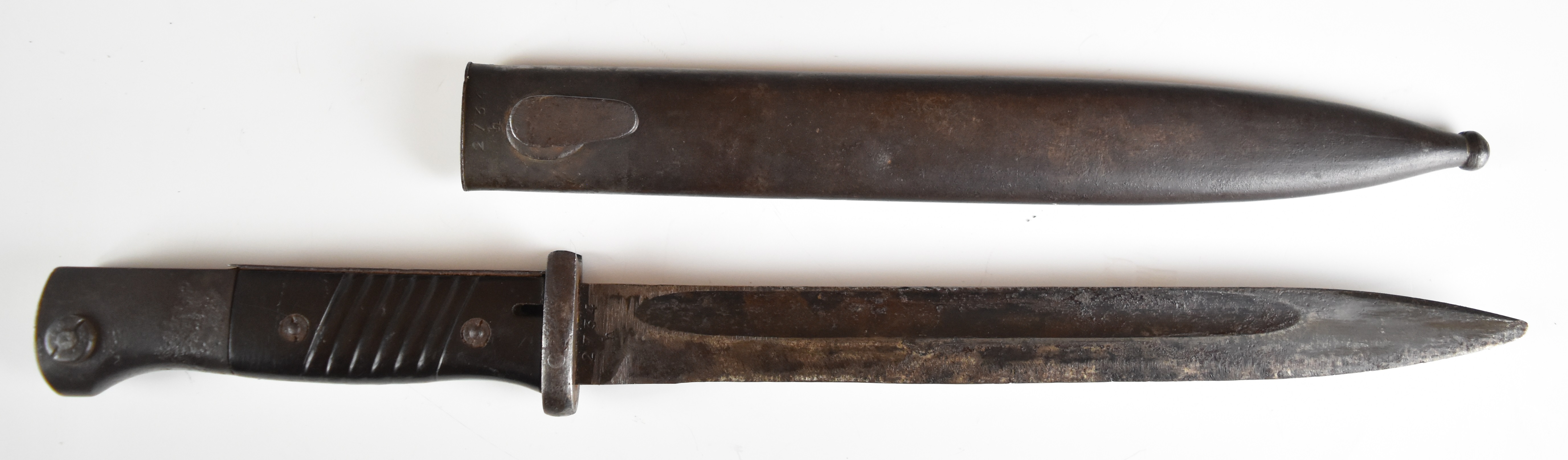 German Mauser bayonet with Bakelite grips, flash guard, 2734 and 43 INJ to ricasso, 25cm fullered