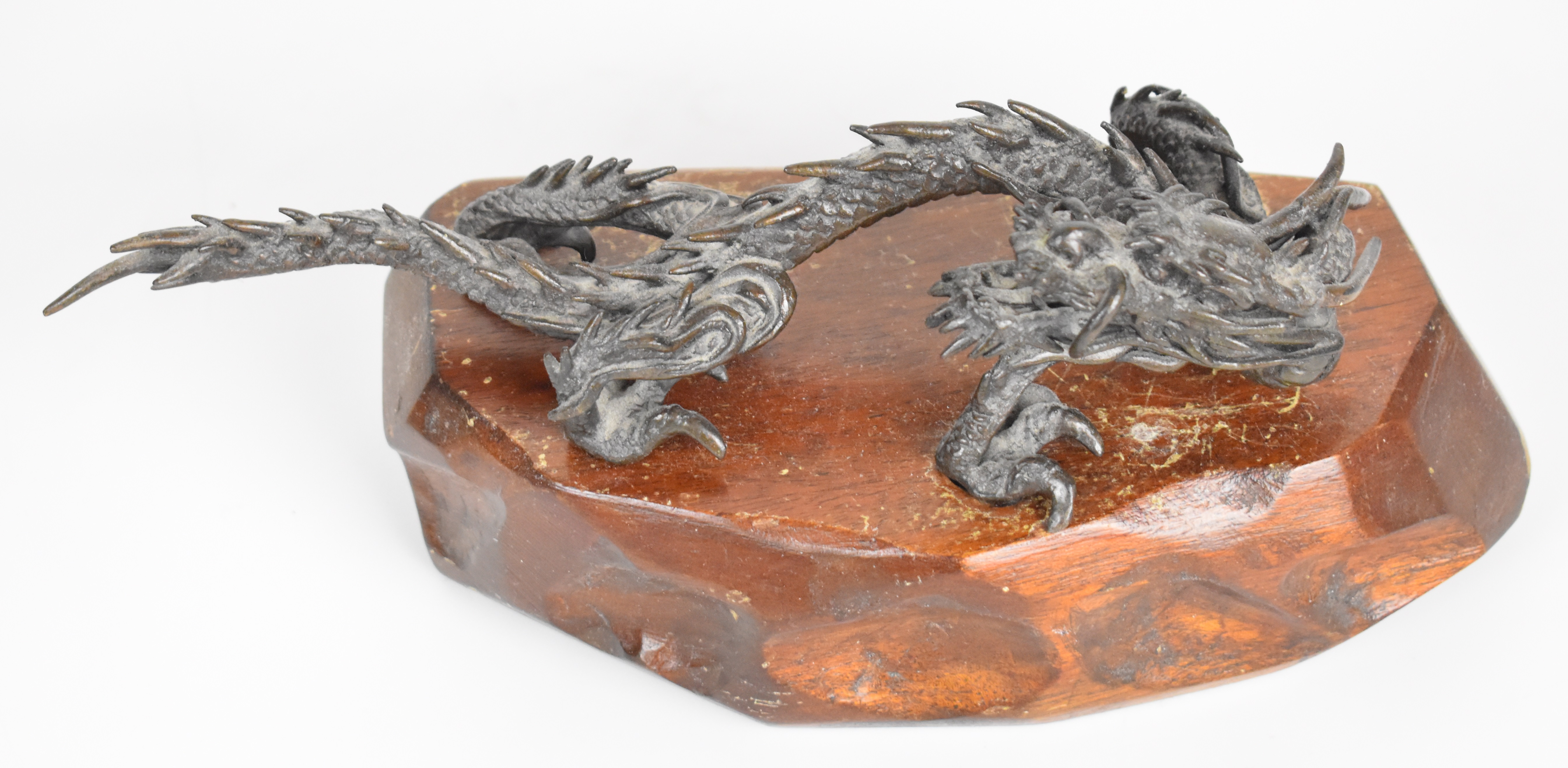 Bronze dragon and jade or similar hardstone carving of a dog fighting mountain goats, etc - Image 4 of 5