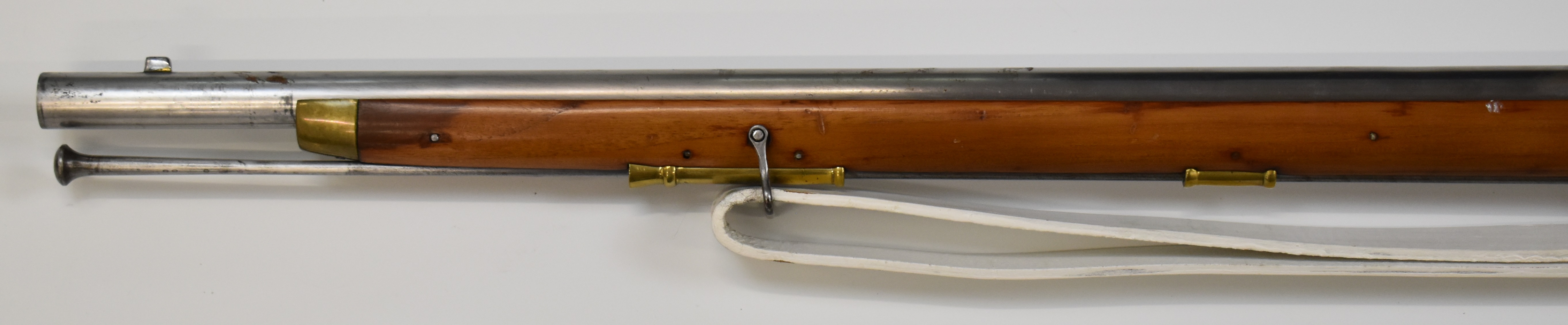 British Brown Bess flintlock musket with 'Tower' and crown over 'GR' cypher to the lock, brass - Image 10 of 10