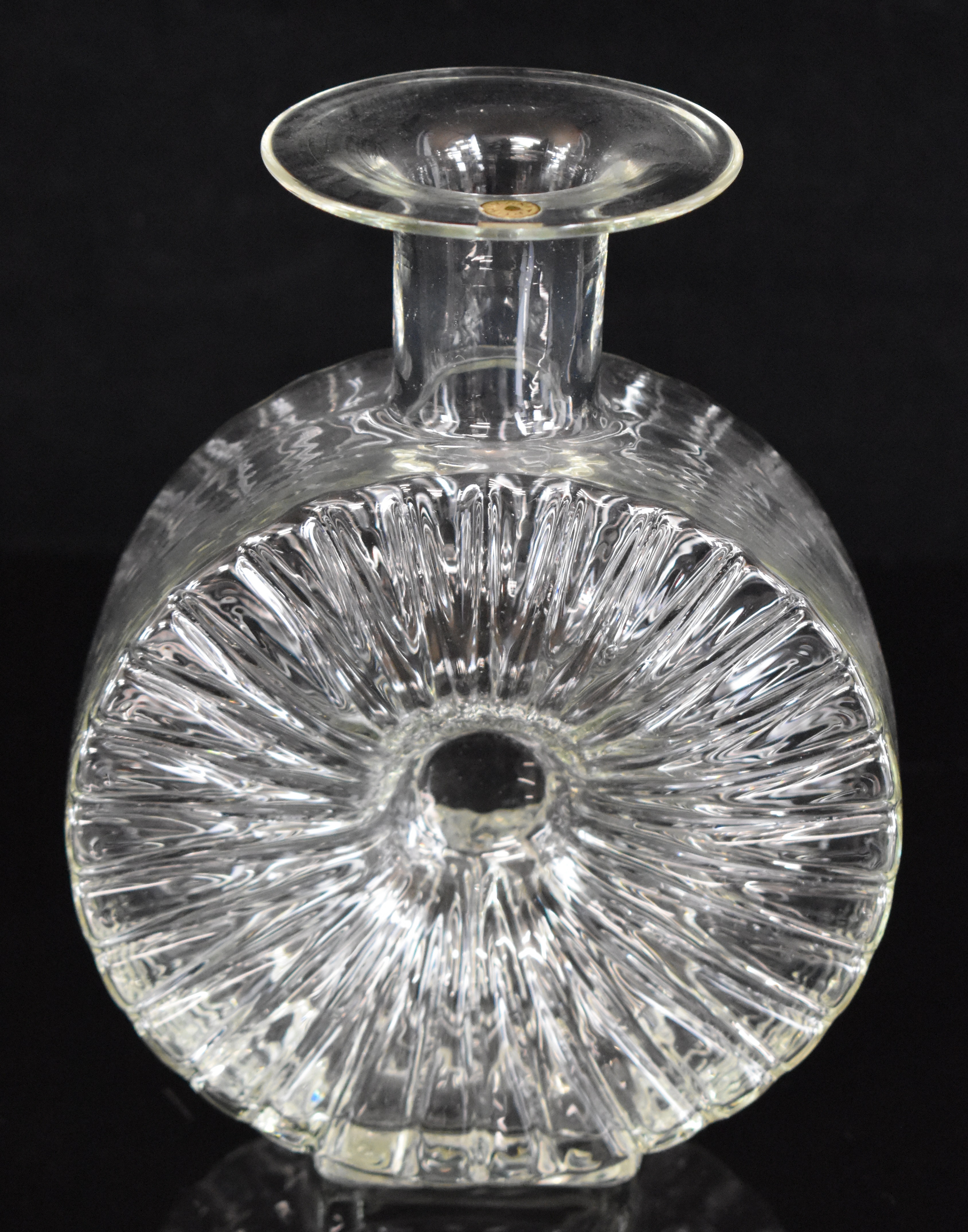 Helena Tynell for Riihimaen Lasi Riihimaki Aurinkopullo Sun Bottle clear glass vase, 18cm tall. - Image 4 of 4