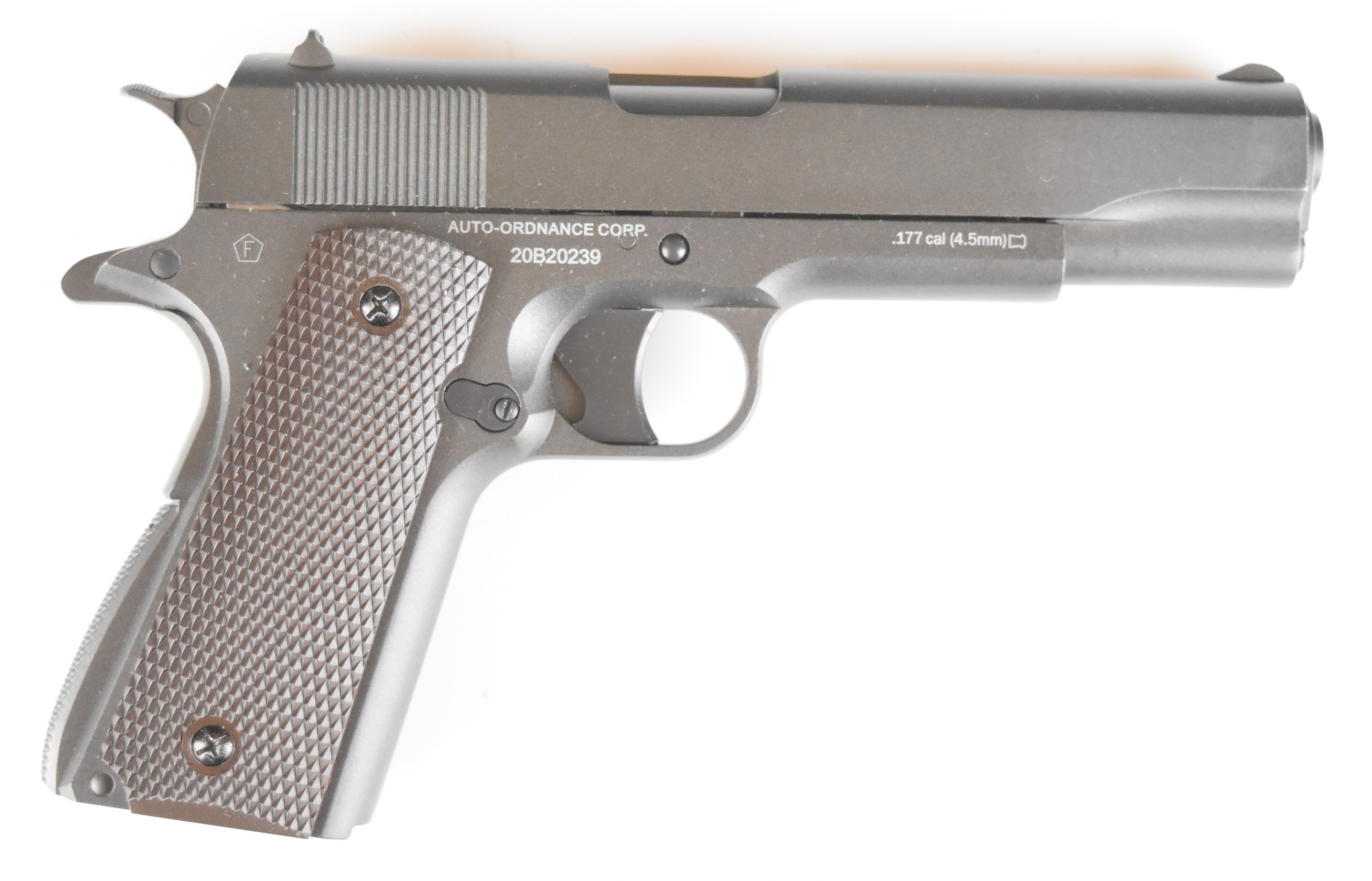 Cybergun Auto-Ordnance 1911 A1 US Army .177 CO2 air pistol with chequered faux wooden grips and - Image 2 of 34