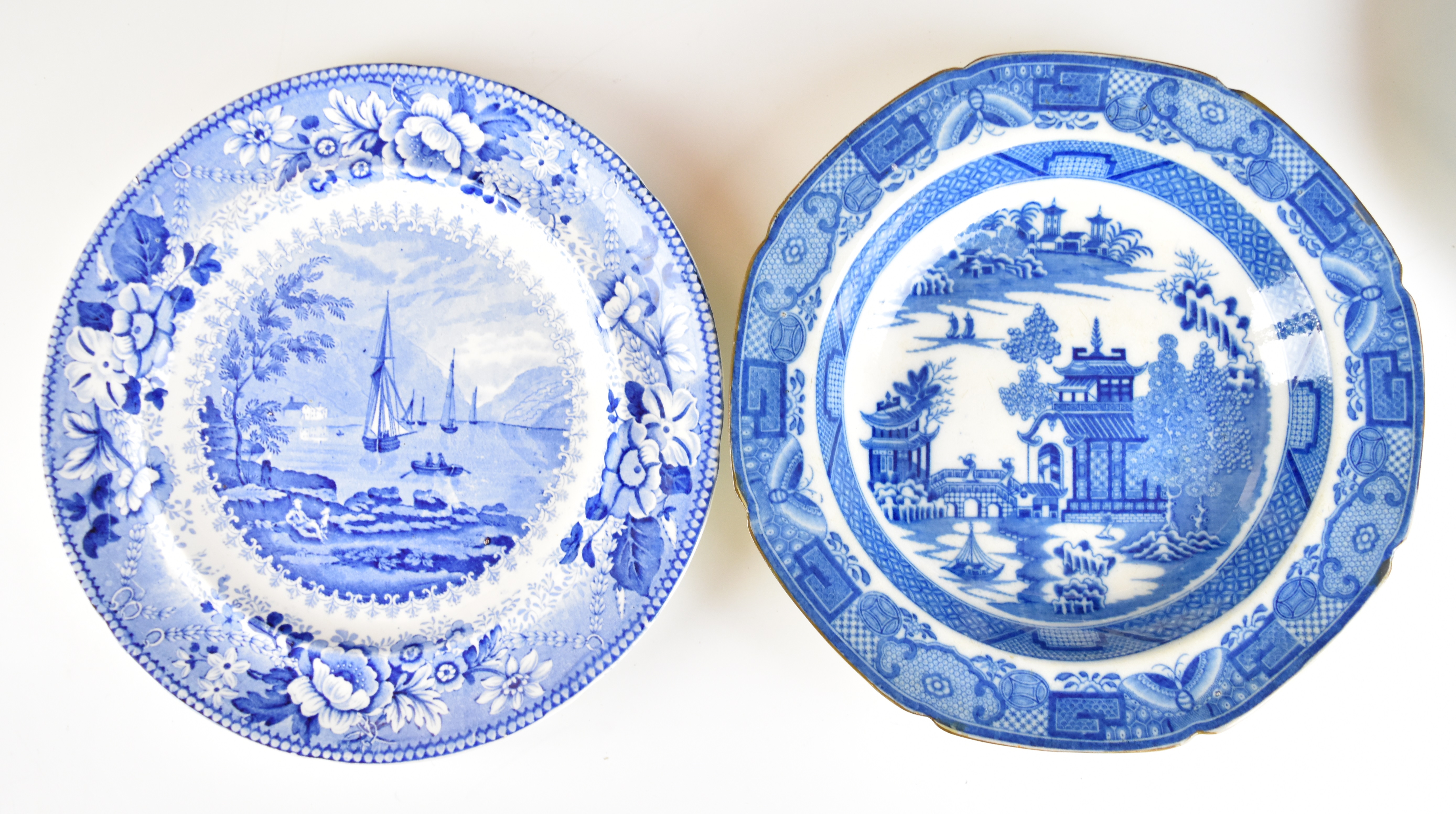 19thC blue and white English and Chinese porcelain / ceramics including Chinese export dish, - Image 7 of 10