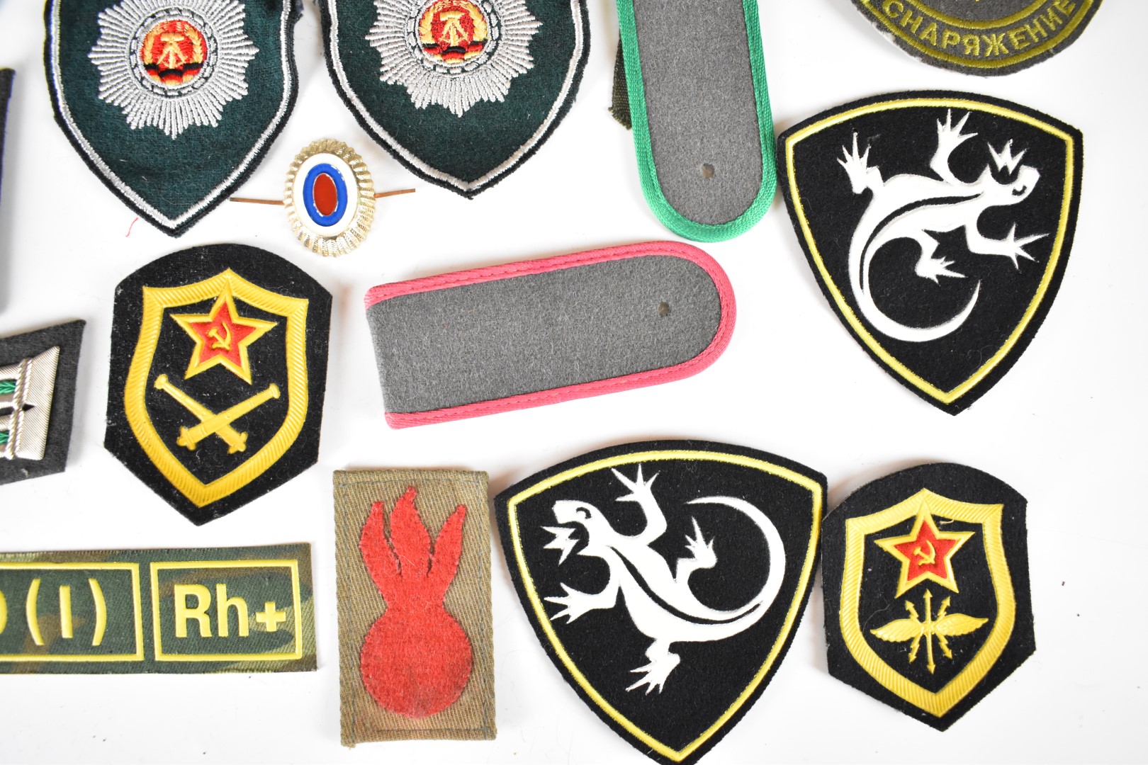 Russian / East German cloth badges, rank insignia etc - Image 4 of 6
