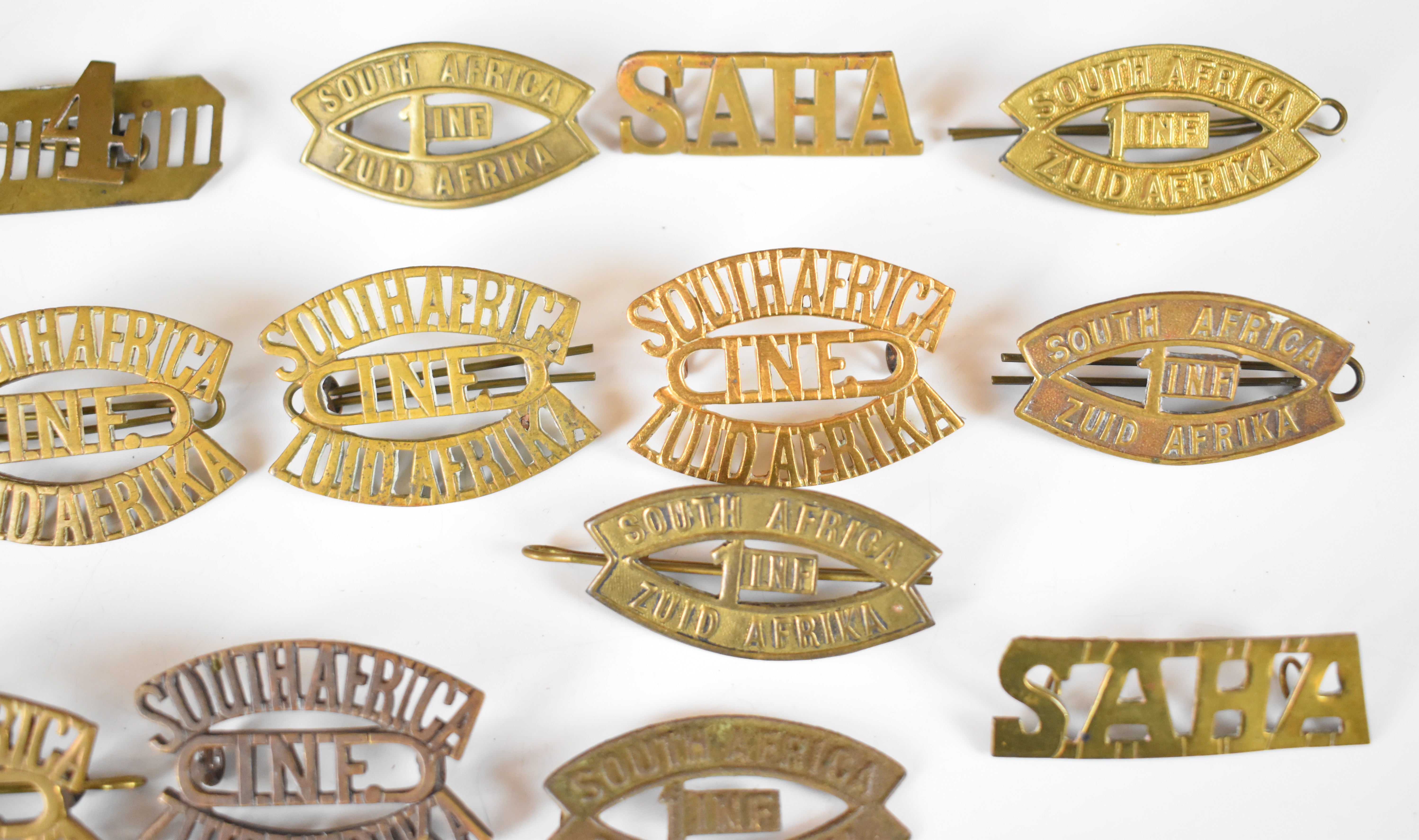 Approximately 20 South African shoulder titles / badges including 1st Infantry and SA HA examples - Image 3 of 5