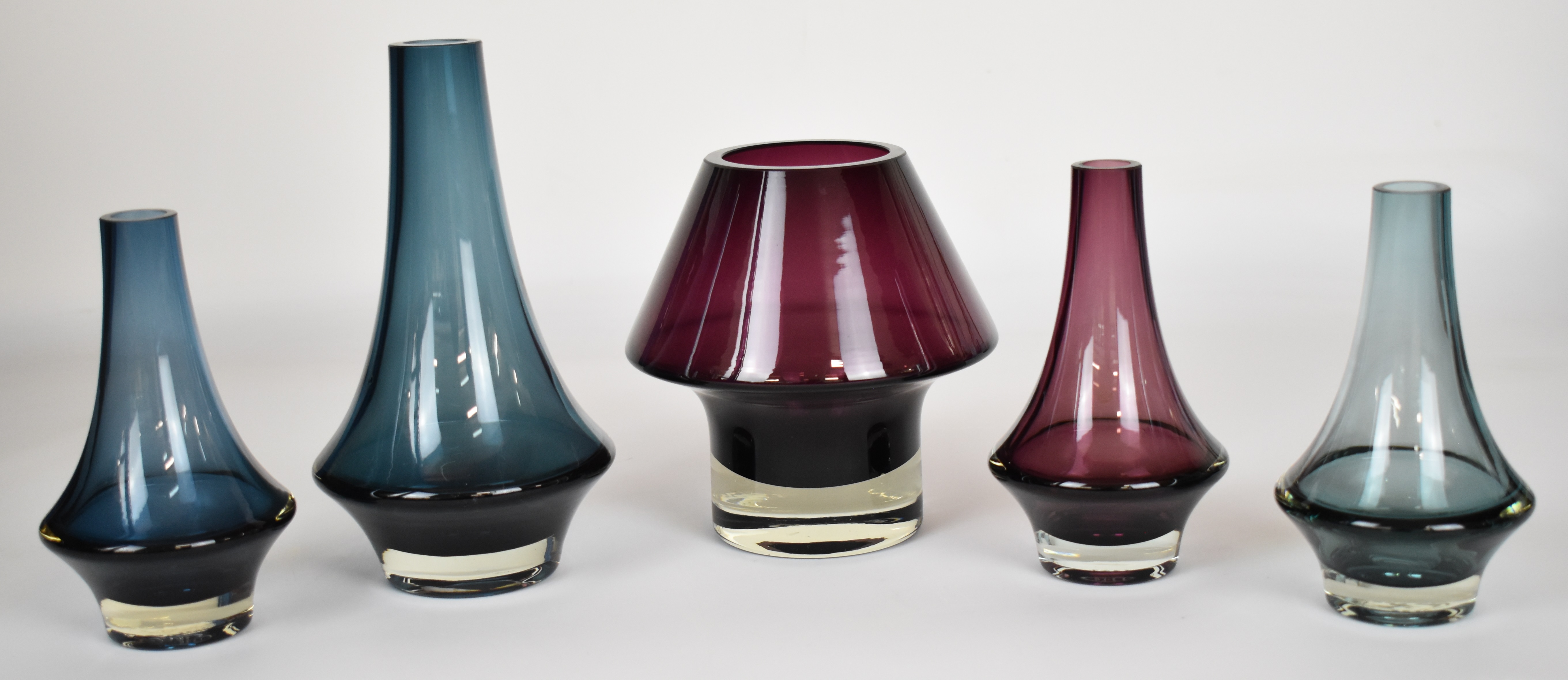 Five Tamara Aladin for Riihimaen Lasi Riihimaki or similar glass vases in aubergine and indigo blue, - Image 5 of 6