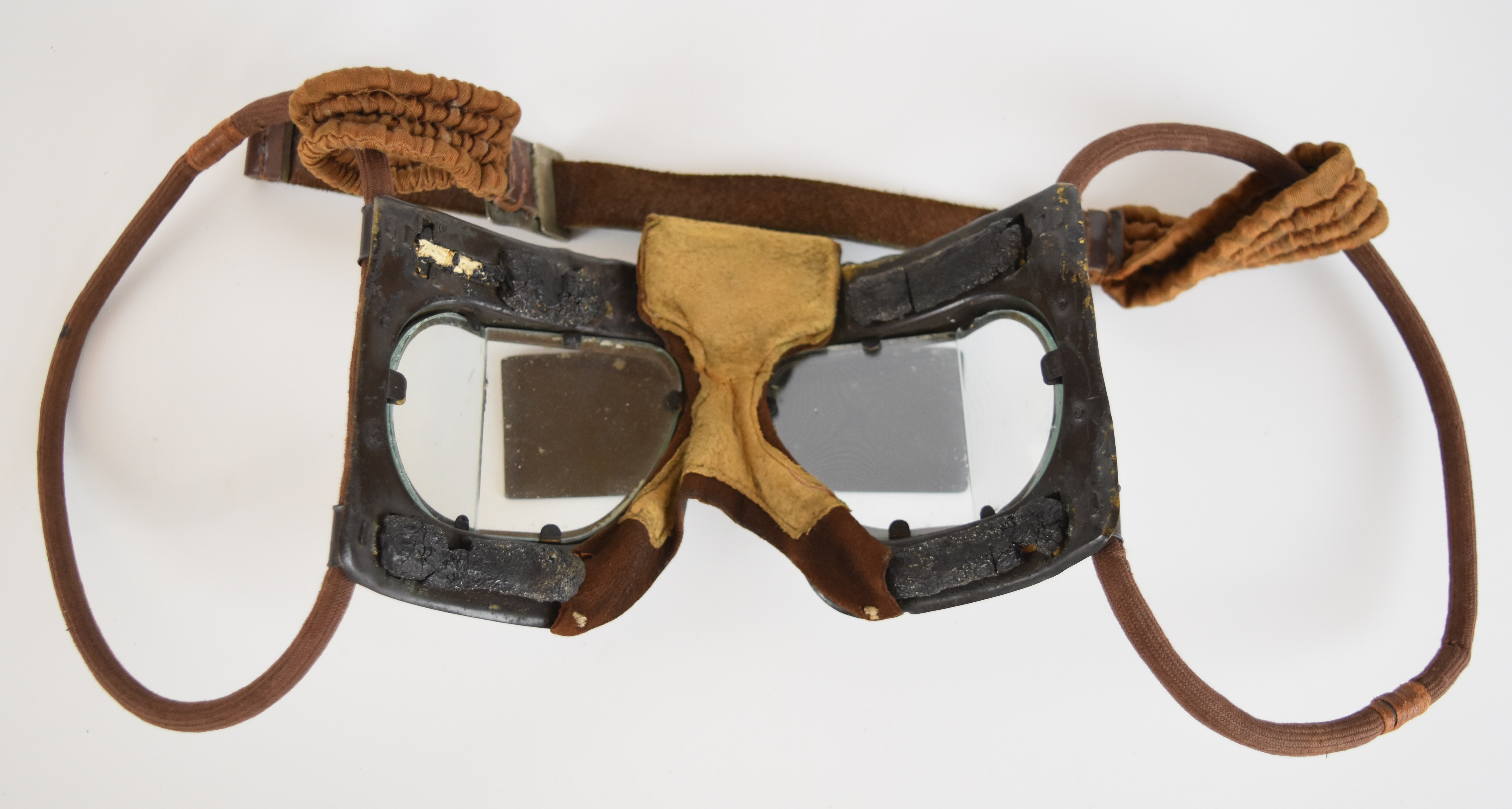 Royal Air Force WW2 Mark IV B flying goggles, leather and chamois nose bridge protection, rubber - Image 2 of 2