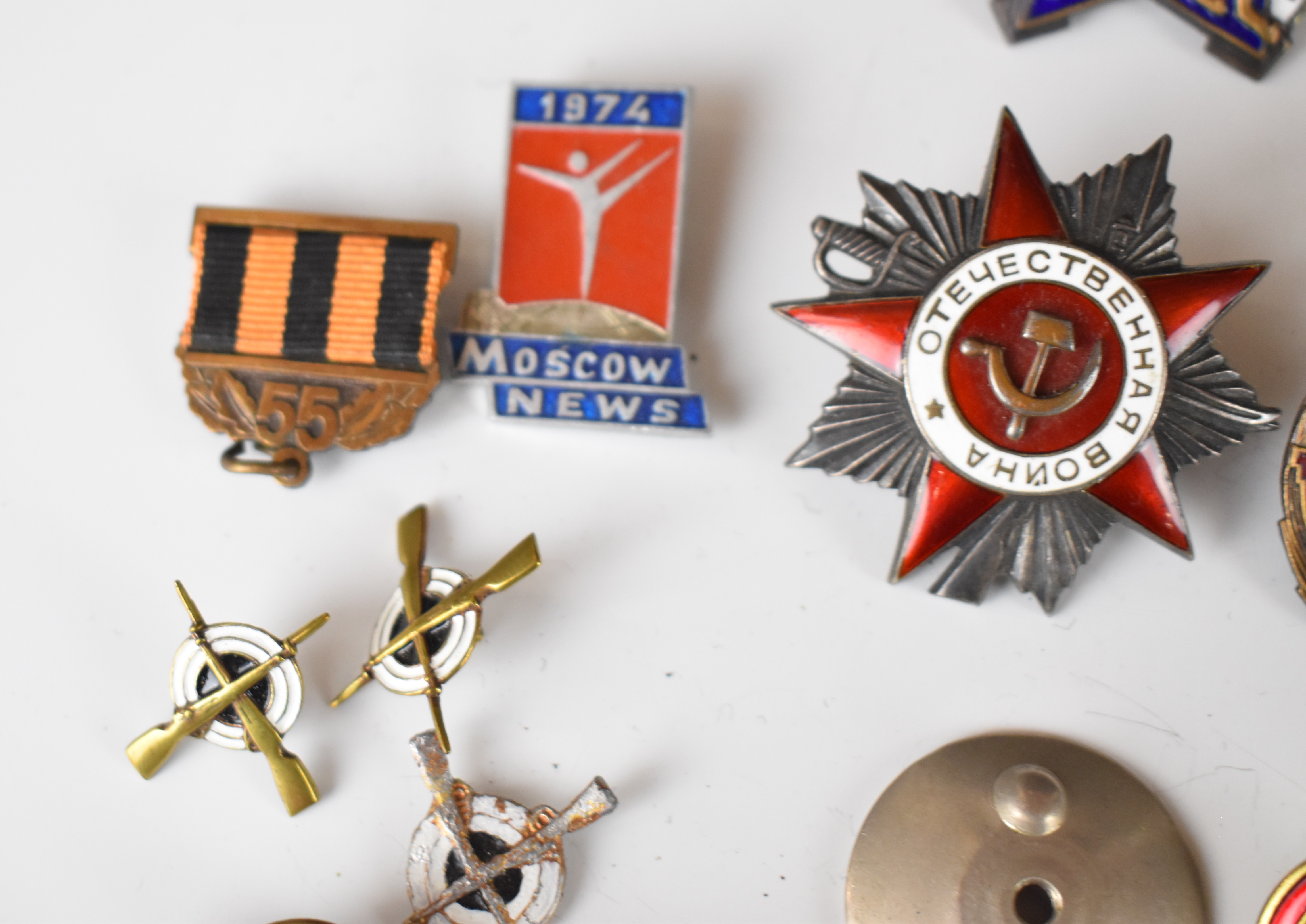 Approximately 30 Russian enamel badges including Liberation of Belgrade, Order of the Red Star and - Image 7 of 14