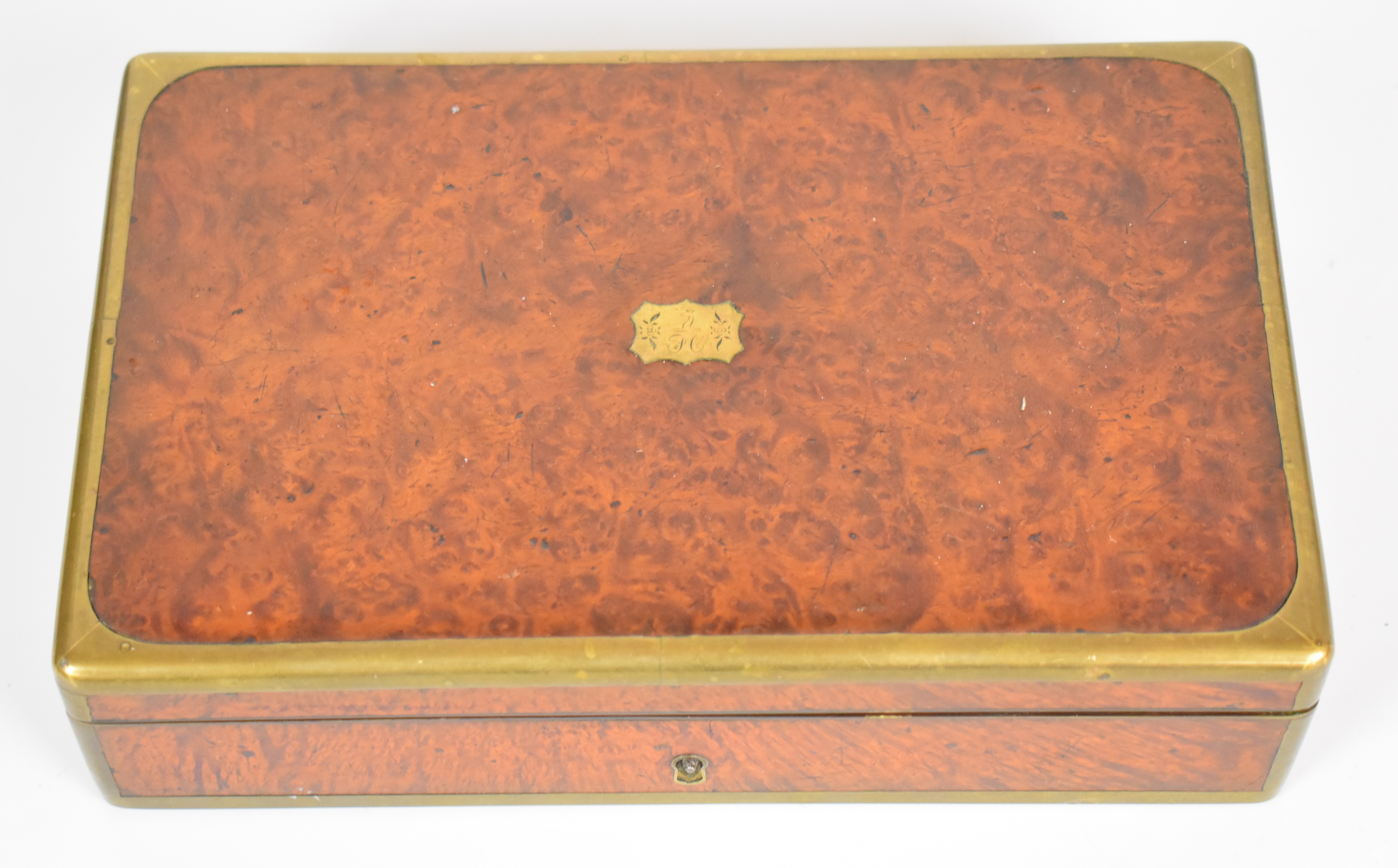 Burr walnut brass bound gun case to suit a pair of pocket pistols, with fitted interior, powder - Image 4 of 4