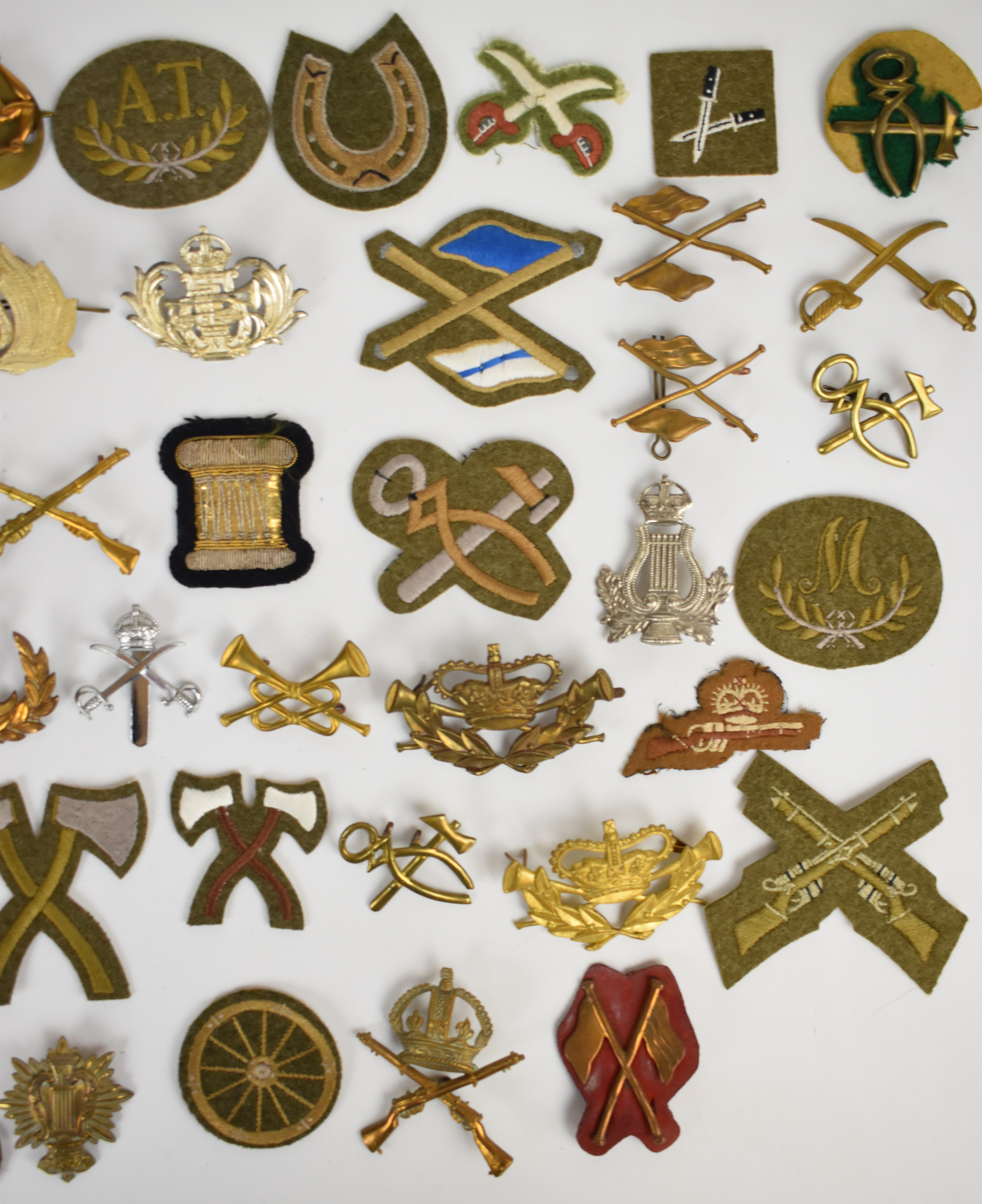 Collection of approximately 40 British Army metal and cloth proficiency / qualification badges - Image 3 of 3