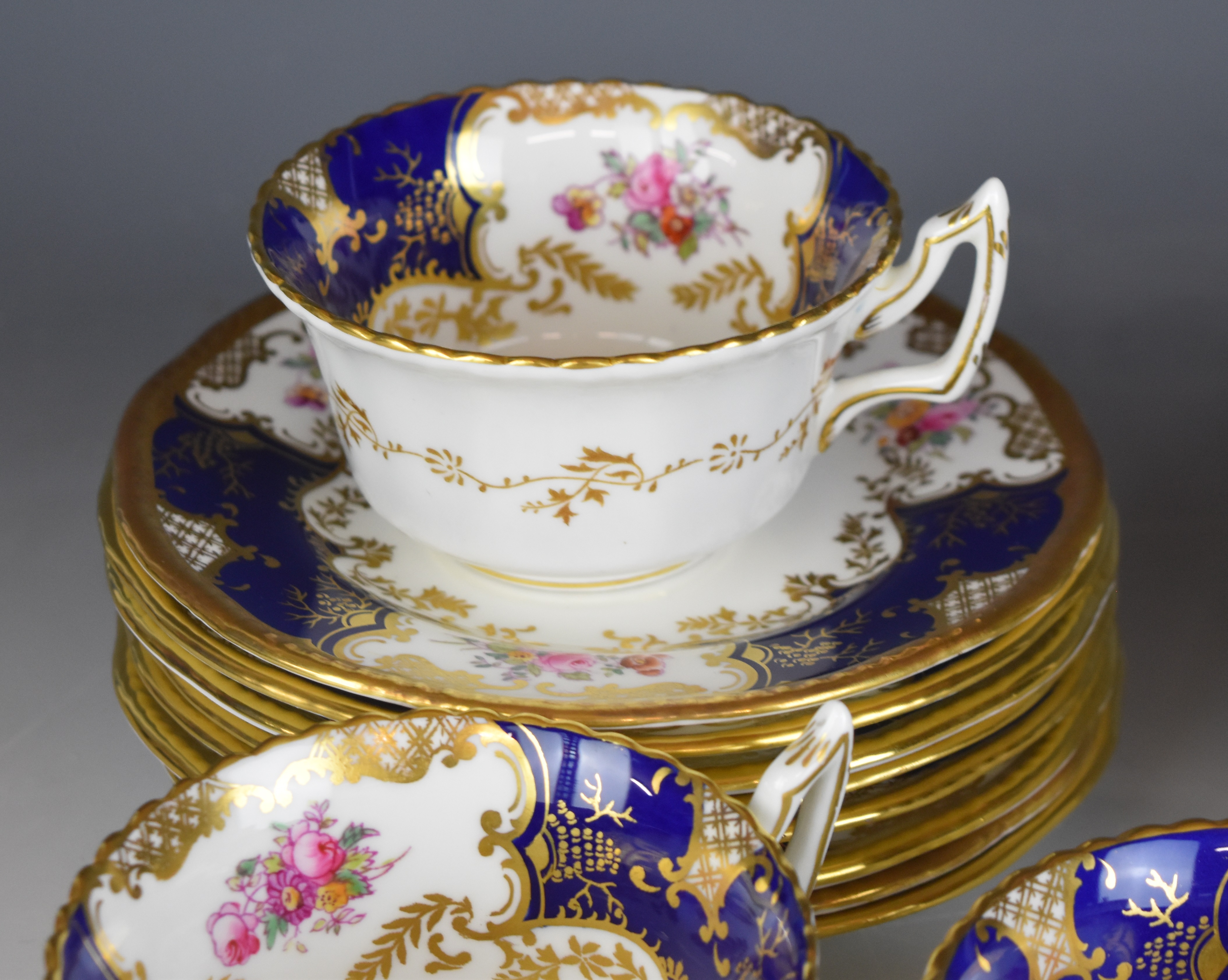 Coalport tea ware decorated in the Batwing pattern, approximately 27 pieces - Image 12 of 18