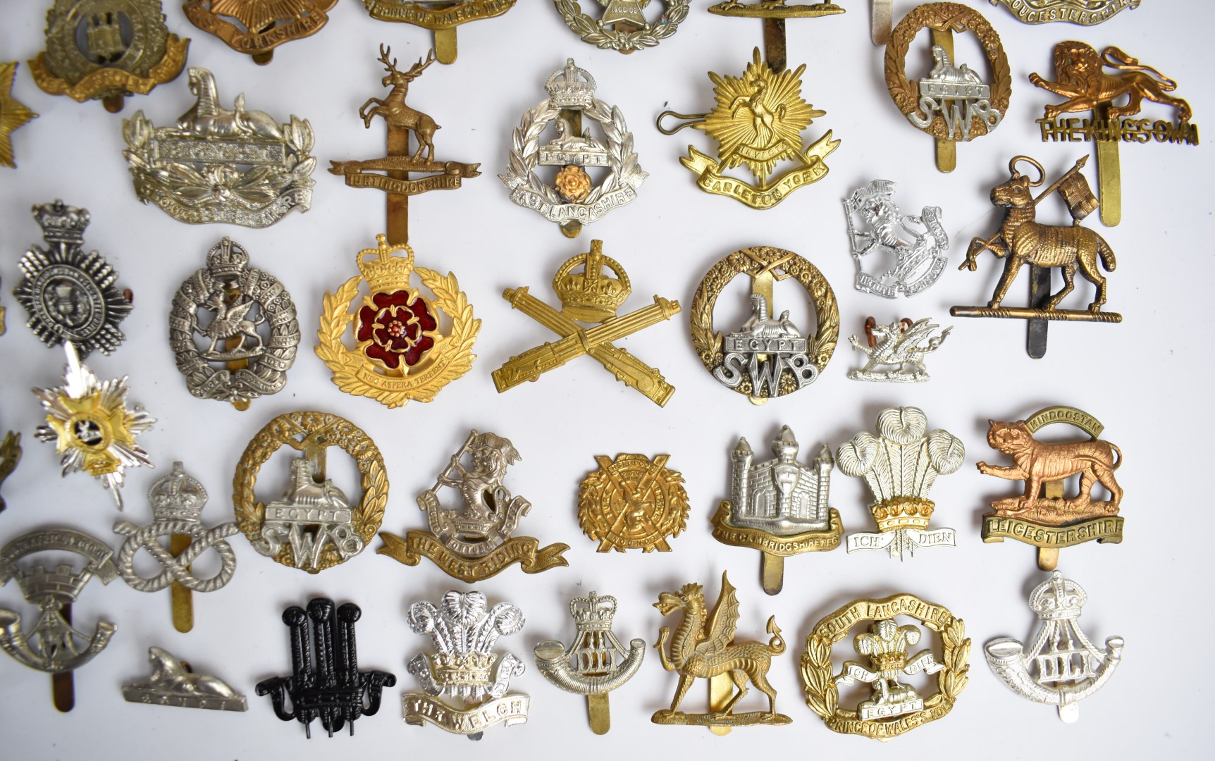 Large collection of approximately 100 British Army cap badges including Royal Sussex Regiment, - Image 3 of 14