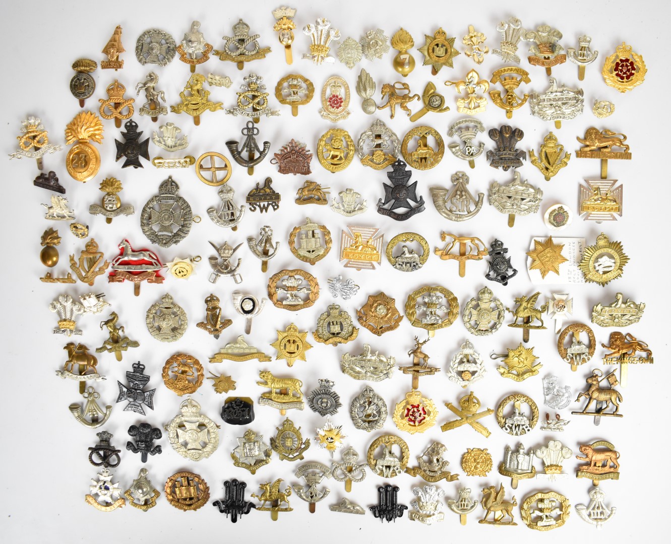 Large collection of approximately 100 British Army cap badges including Royal Sussex Regiment, - Image 8 of 14
