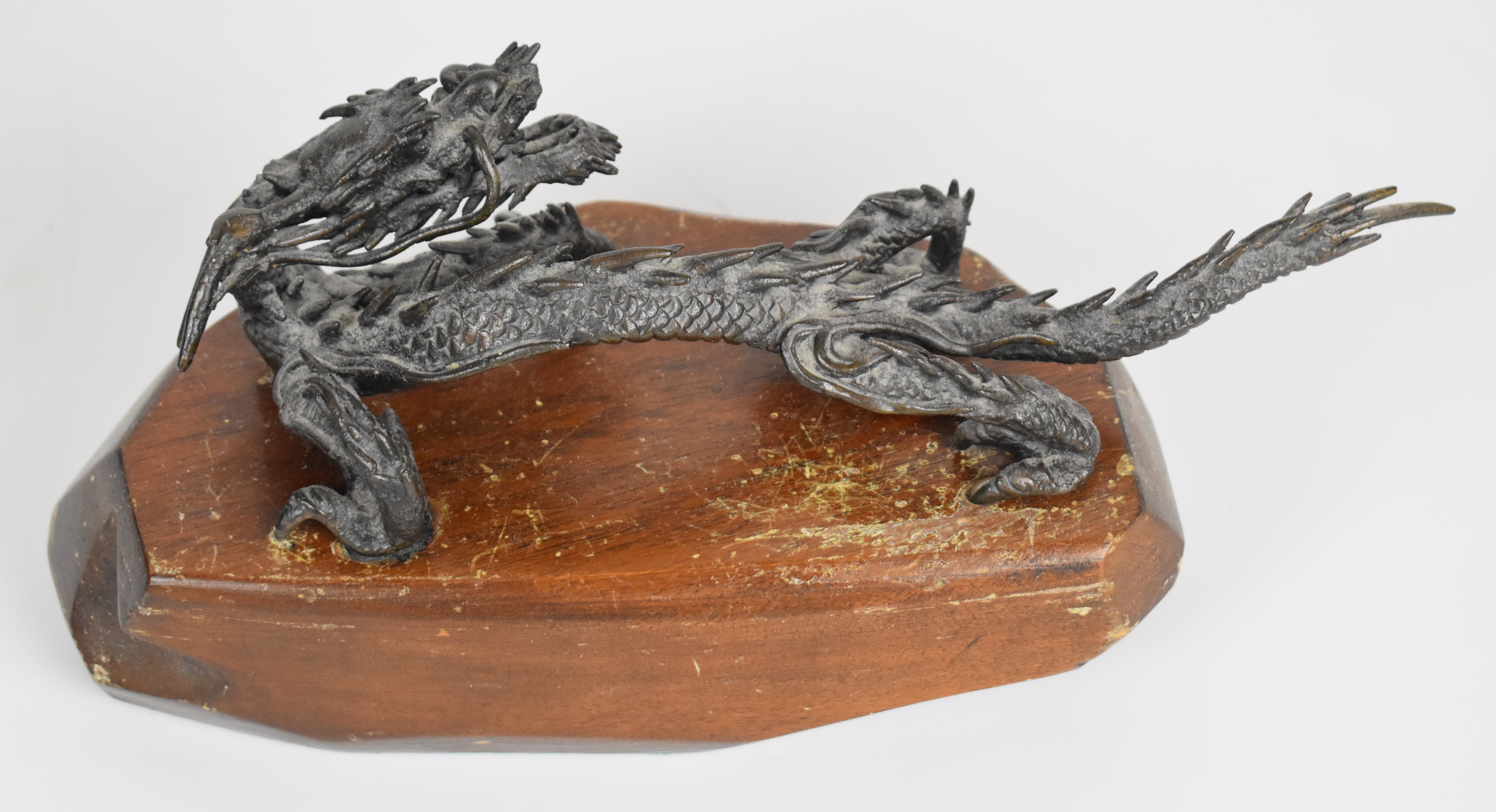 Bronze dragon and jade or similar hardstone carving of a dog fighting mountain goats, etc - Image 5 of 5