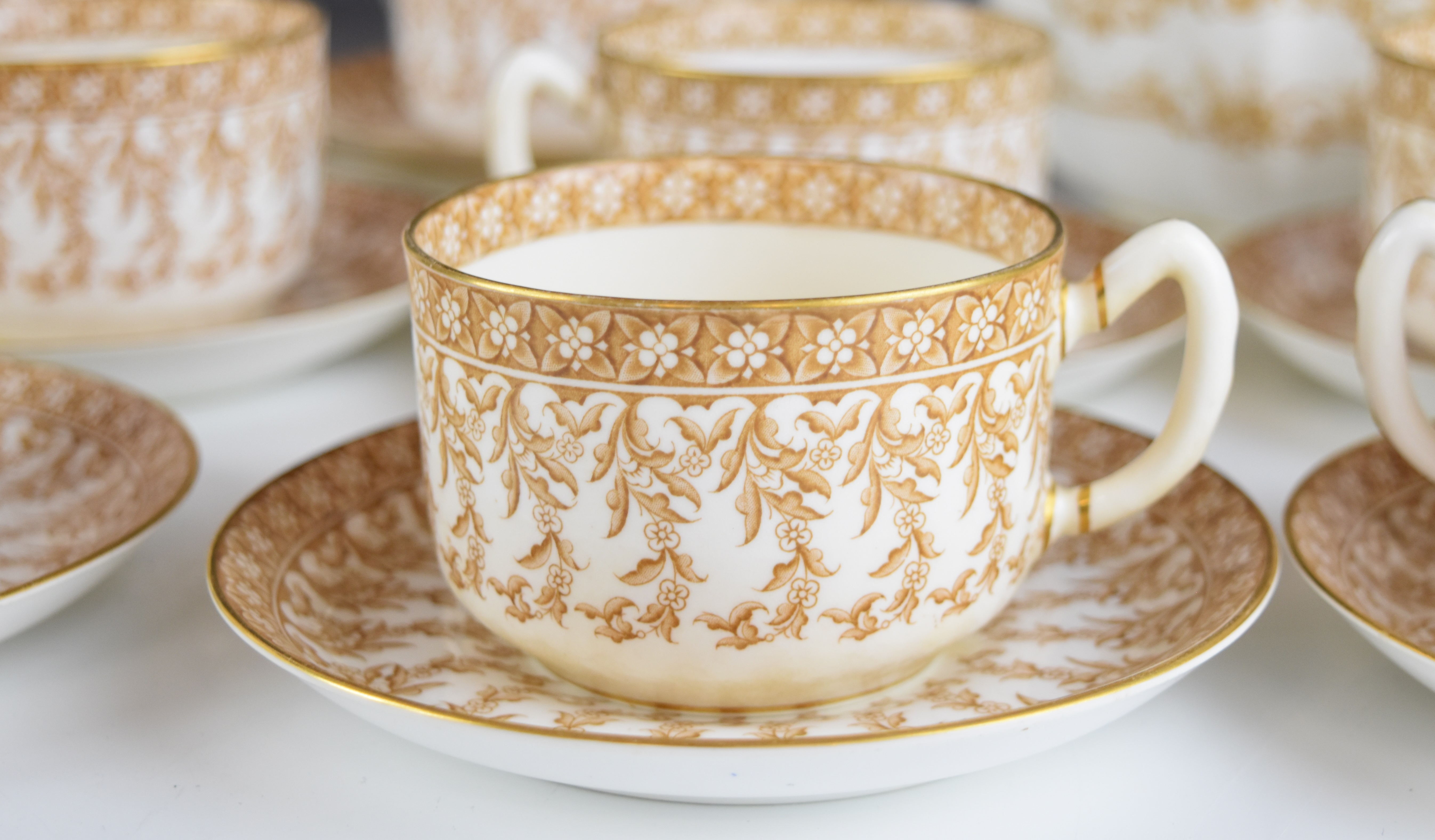 Royal Worcester vintage tea ware, approximately 34 pieces - Image 8 of 12