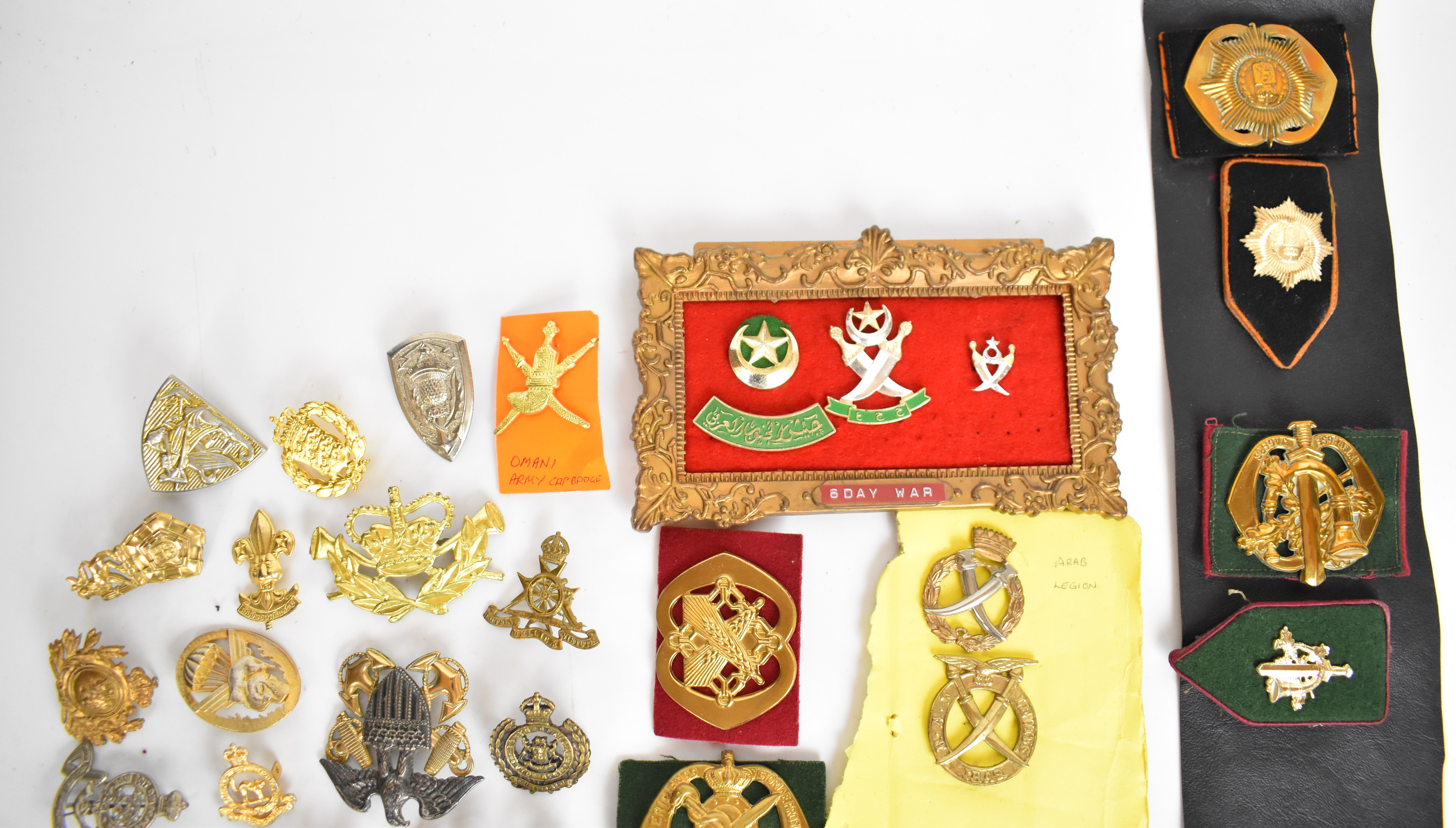 Large collection of approximately 100 overseas forces badges including American, French, King's - Image 4 of 4