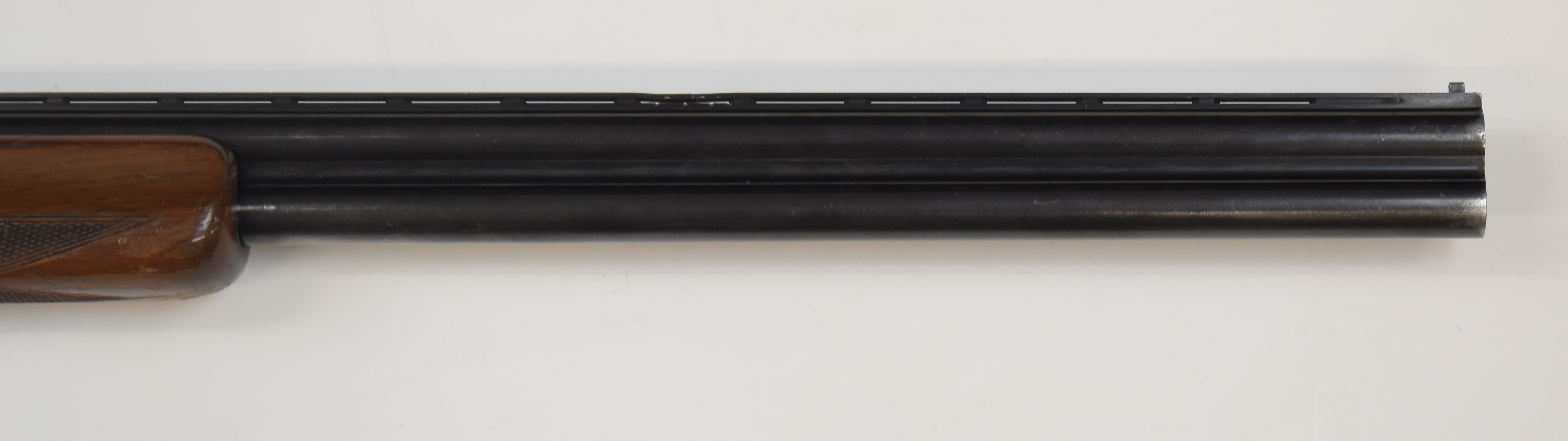 Browning Citori 12 bore over and under ejector shotgun with named underside, chequered semi-pistol - Image 5 of 10
