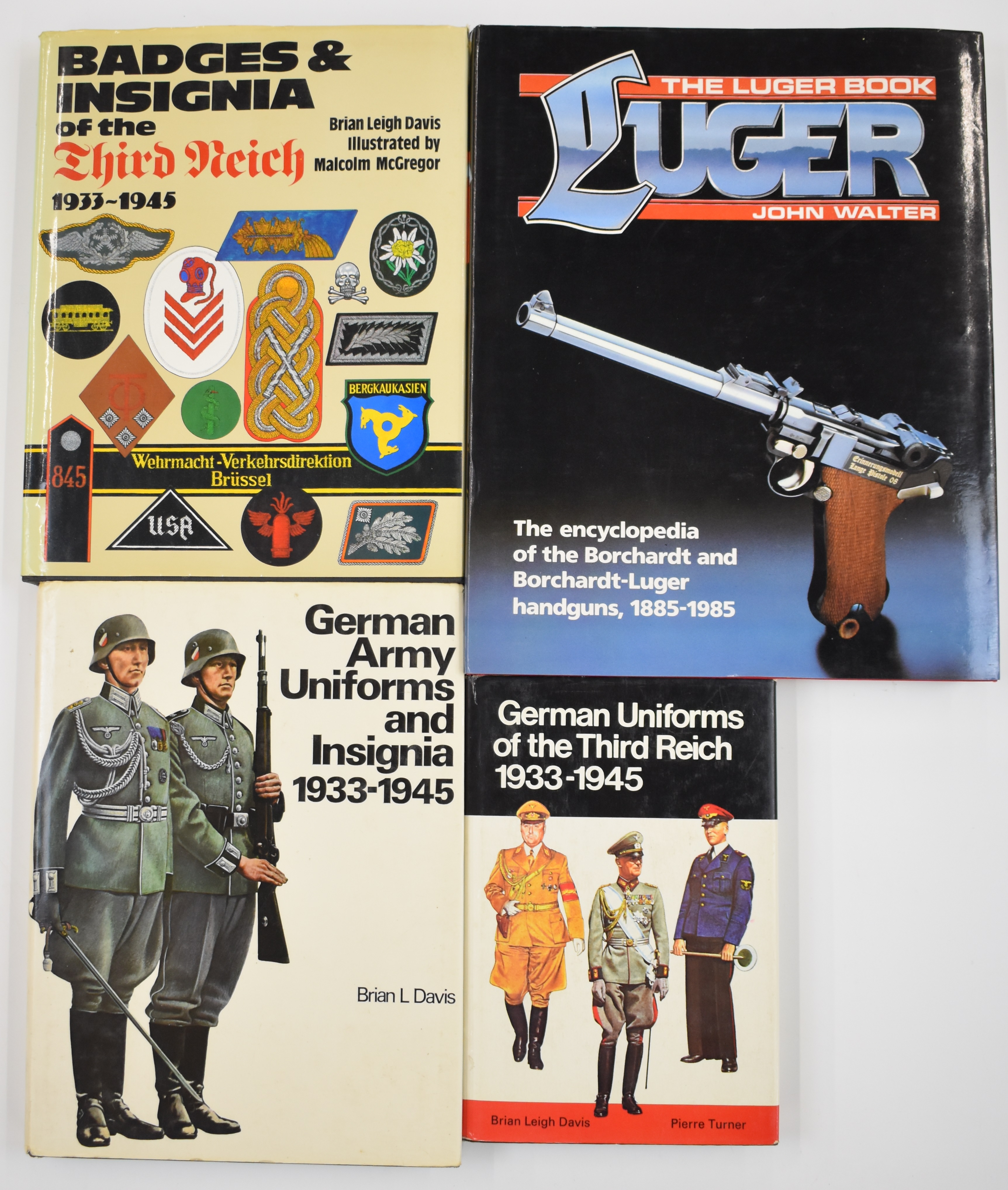 Germany Army Uniforms & Insignia 1933-1945 by Brian Davis 1977. Badges & Insignia of the Third Reich