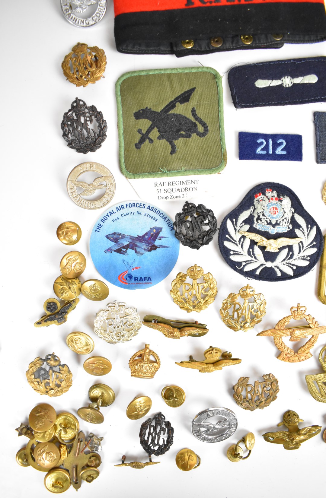 Collection of approximately 80 Royal Air Force badges and insignia both metal and cloth including - Image 10 of 14