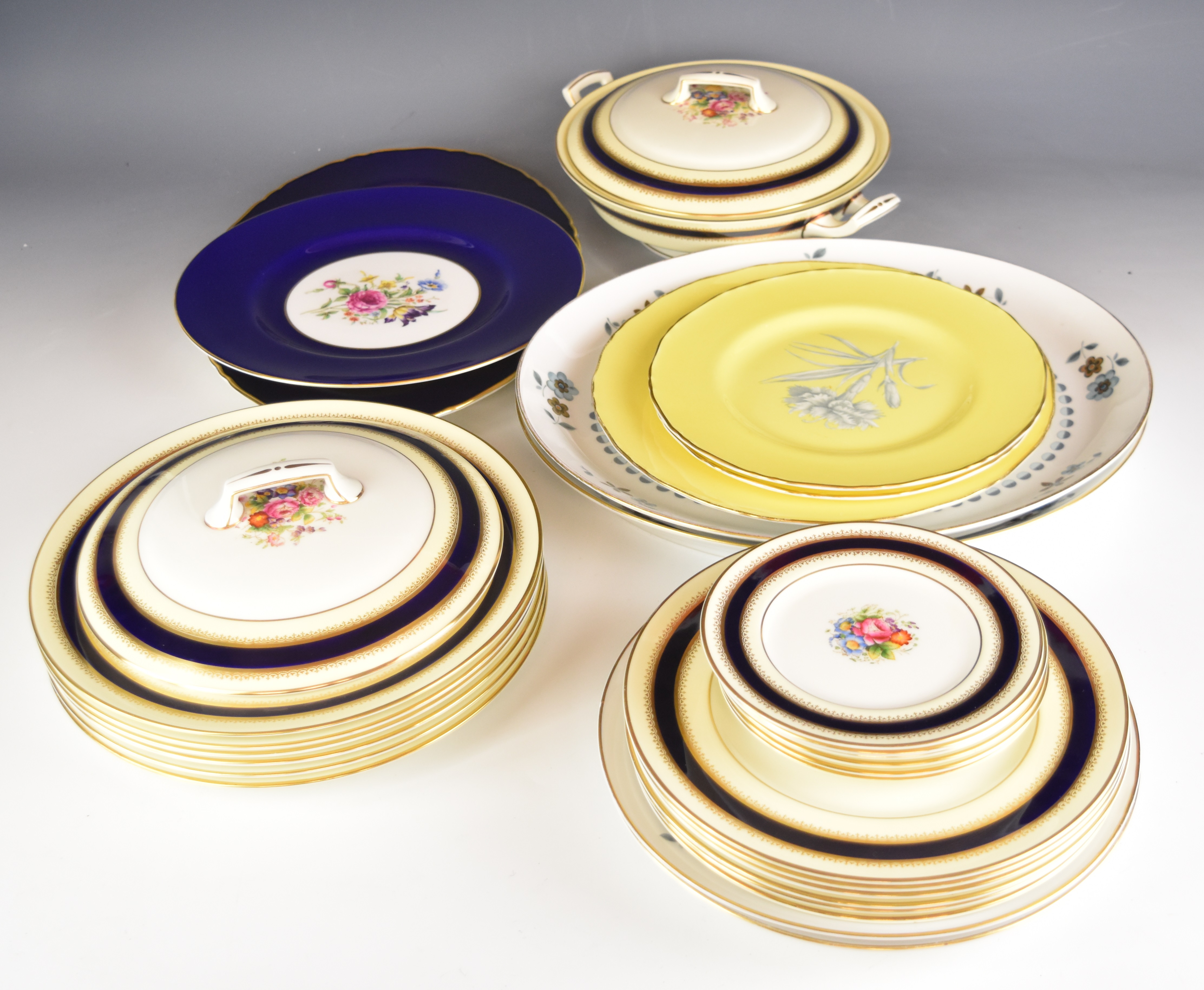 Royal Worcester dinner ware and cabinet plates decorated in Princess Royal, Pansy and Lucerne