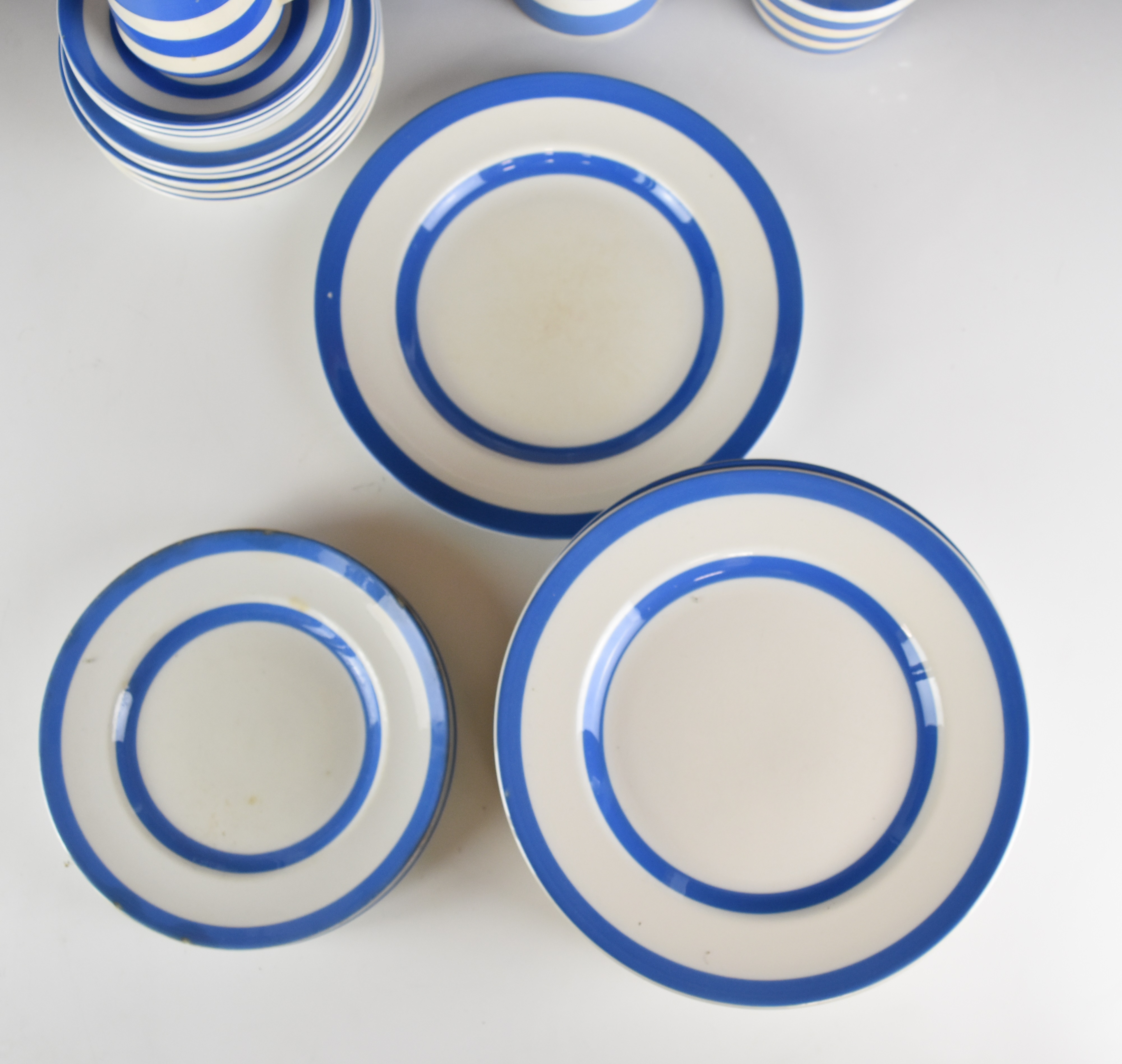 T.G. Green blue Cornishware, to include plates, cups, jars, jug and rolling pin, approximately 75 - Image 18 of 20