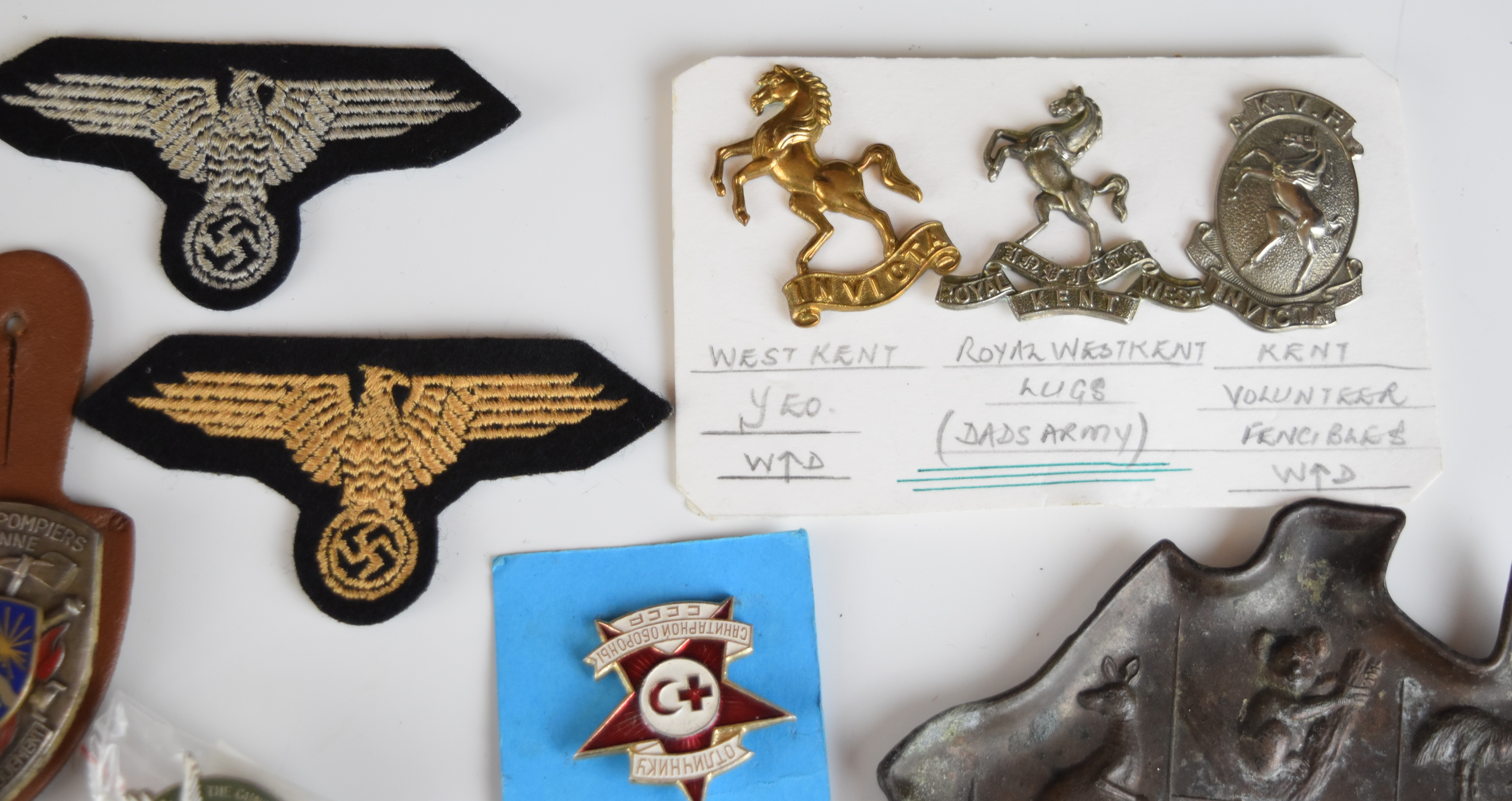 German WW2 and reproduction items including RAF cap badge, belt etc - Image 6 of 6