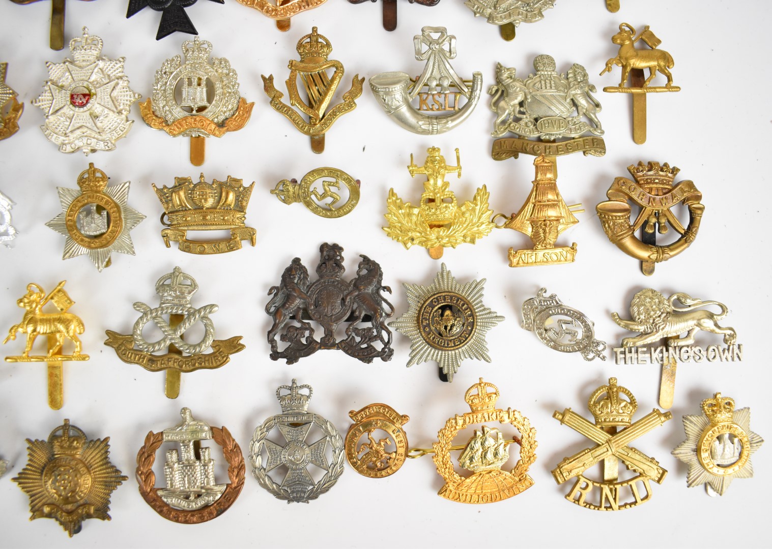 Large collection of approximately 100 British Army Infantry badges including Gloucestershire - Image 2 of 6