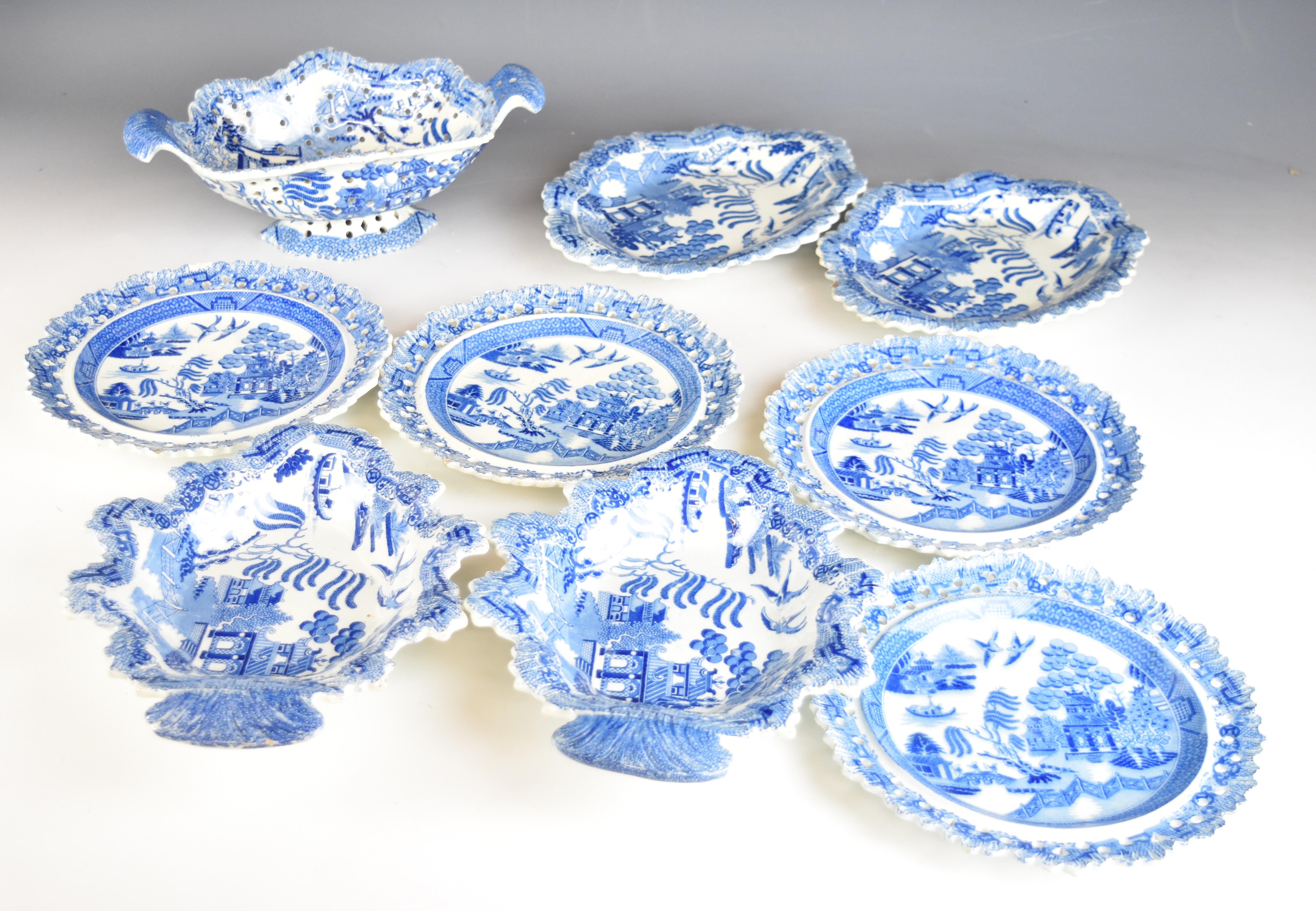 Early 19thC blue and white transfer printed dessert service including a twin handled pedestal - Image 6 of 10