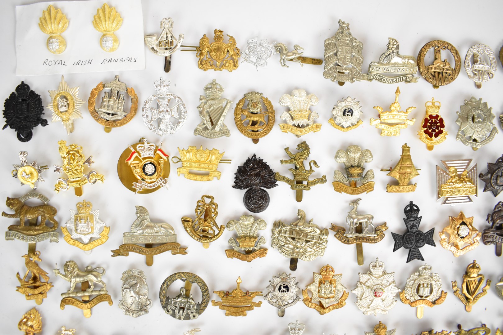 Large collection of approximately 100 British Army Infantry badges including Gloucestershire - Image 4 of 6