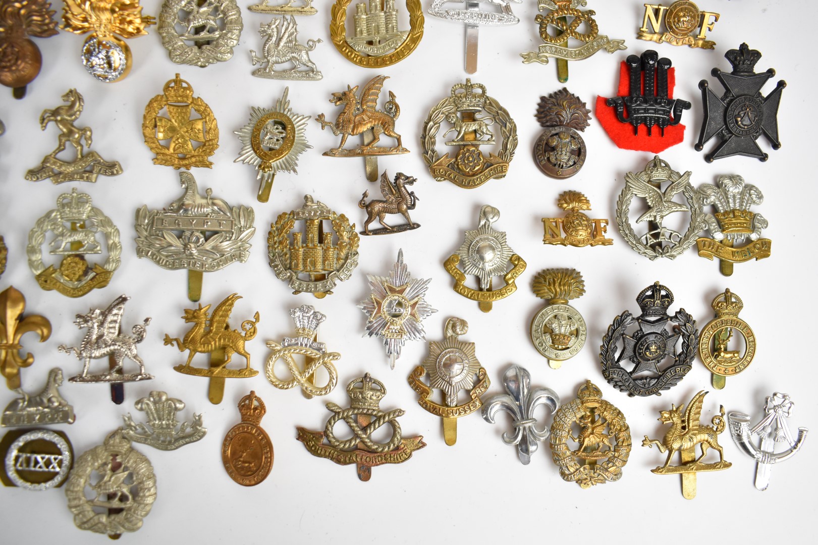 Large collection of approximately 100 British Army cap badges including Middlesex Regiment, - Image 3 of 5