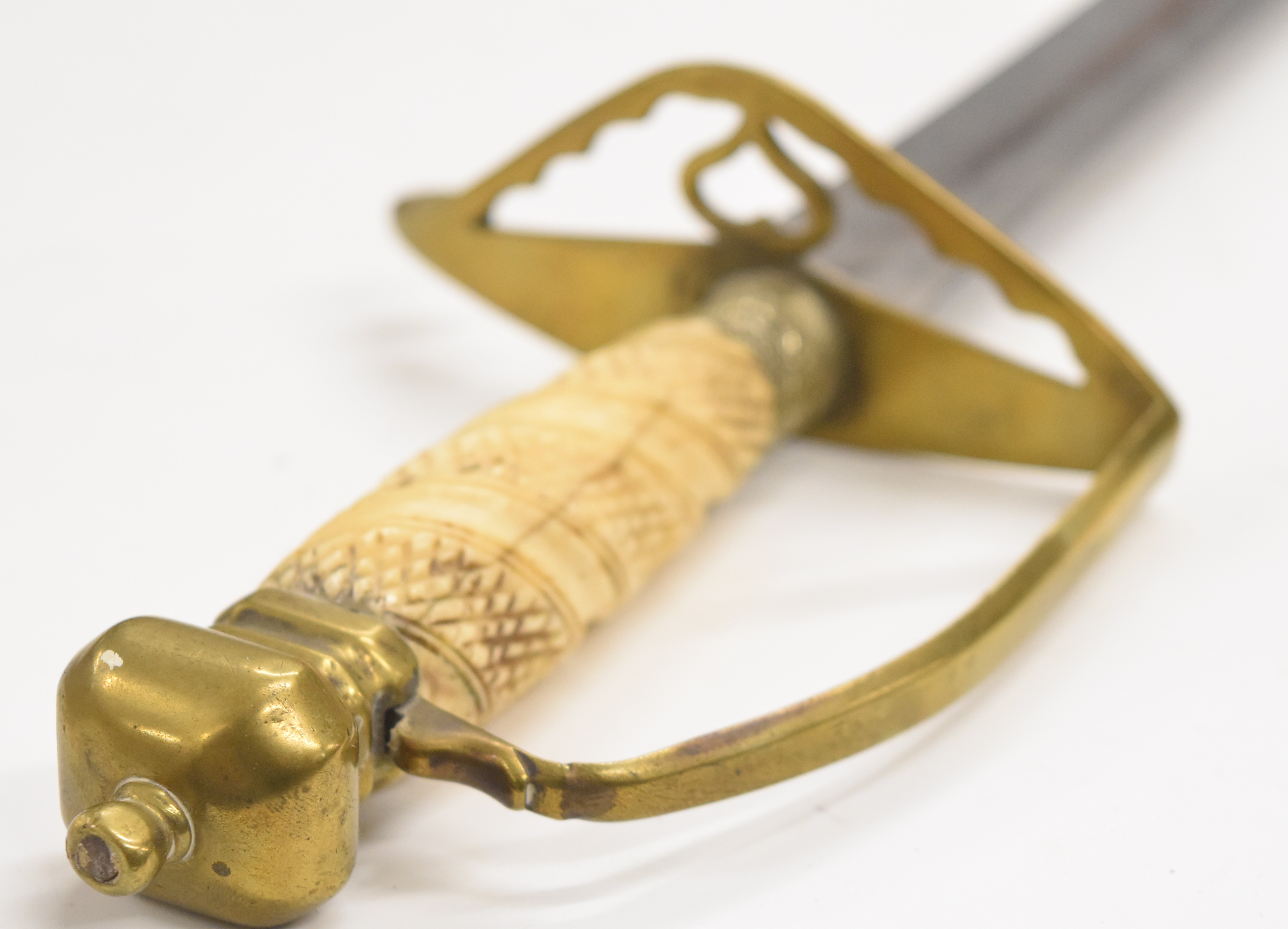 British 1786 pattern Infantry officer's spadroon with bone or similar grip with thistle decoration - Image 12 of 14