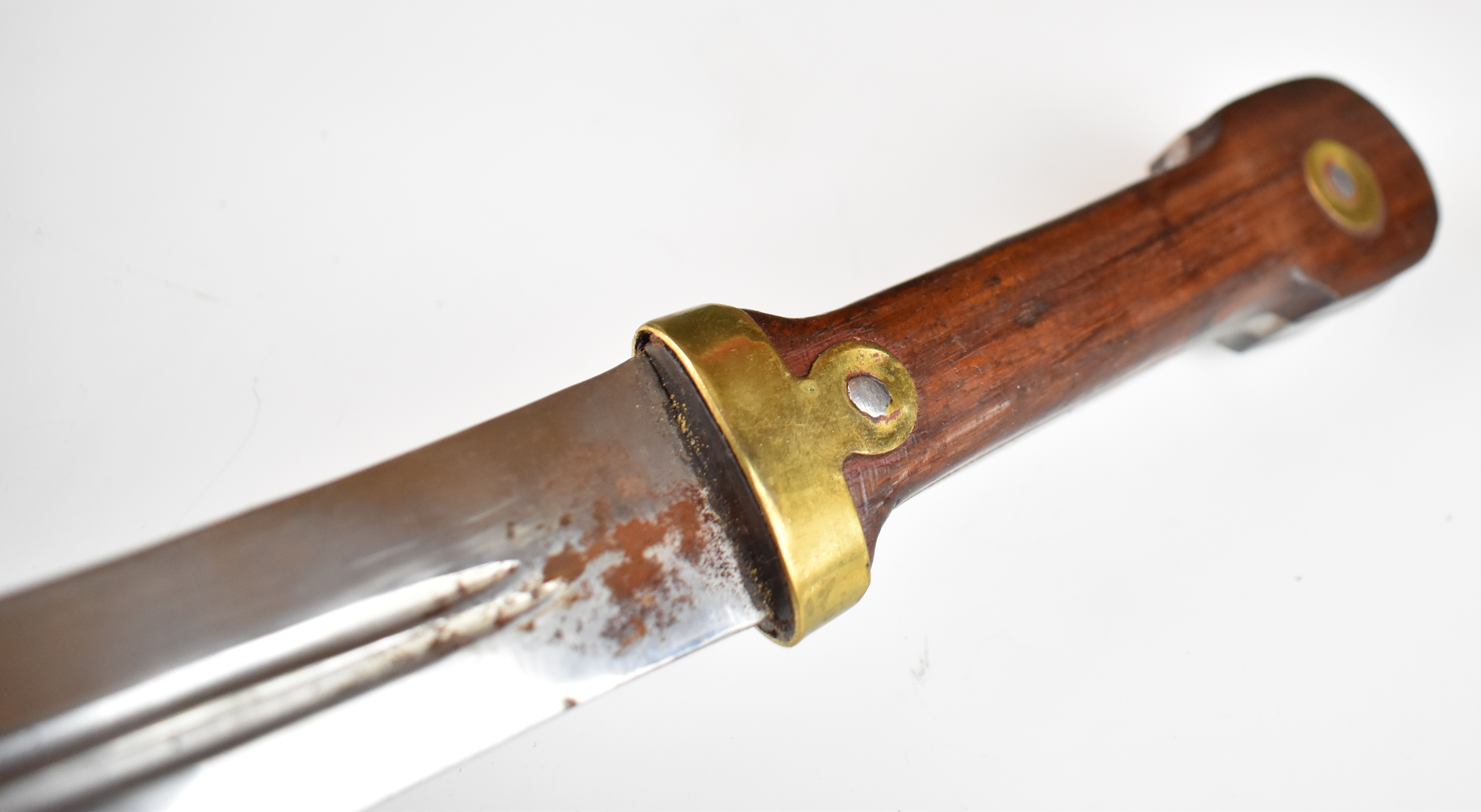 Continental short sword with wooden grips, 44cm double fullered curved blade, leather covered sheath - Image 4 of 6