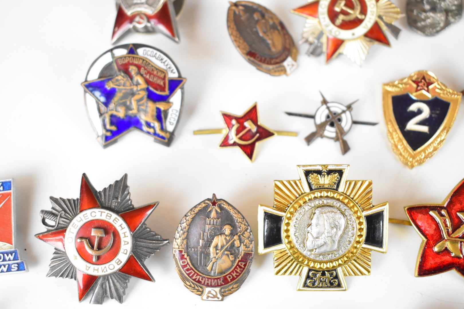 Approximately 30 Russian enamel badges including Liberation of Belgrade, Order of the Red Star and - Image 4 of 14