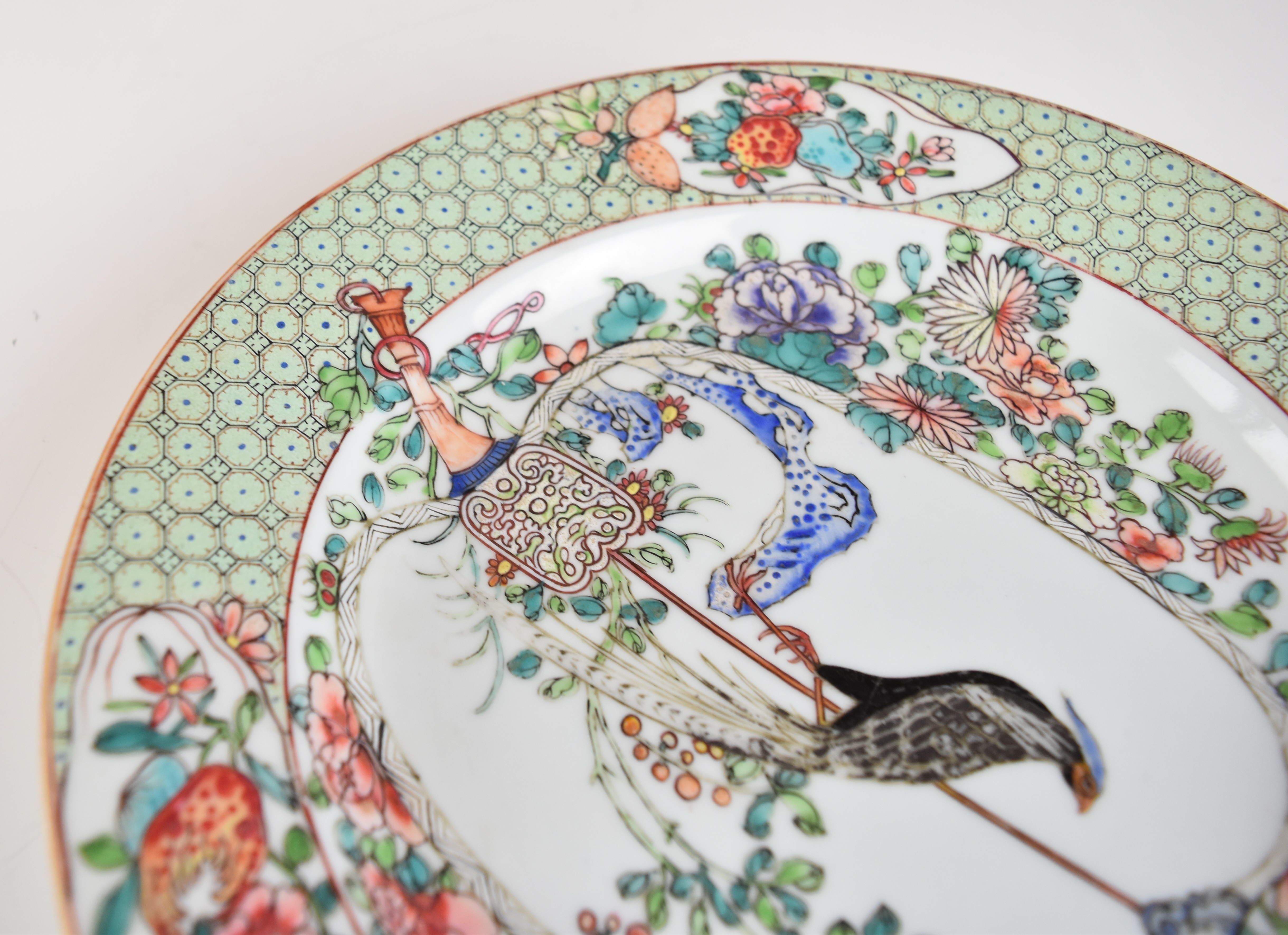 A 19thC Chinese famille verte plate with exotic bird decoration, diameter 22.5cm - Image 3 of 8