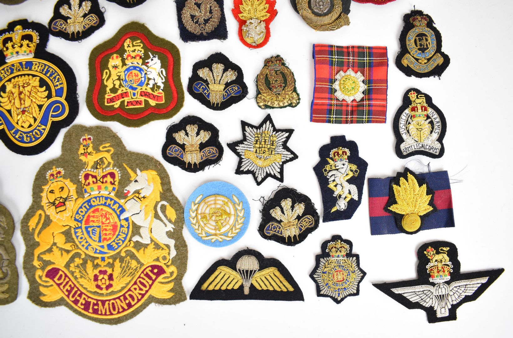 Collection of twenty nine bullion badges including South Wales Borderers, Grenadier Guards, - Image 3 of 4