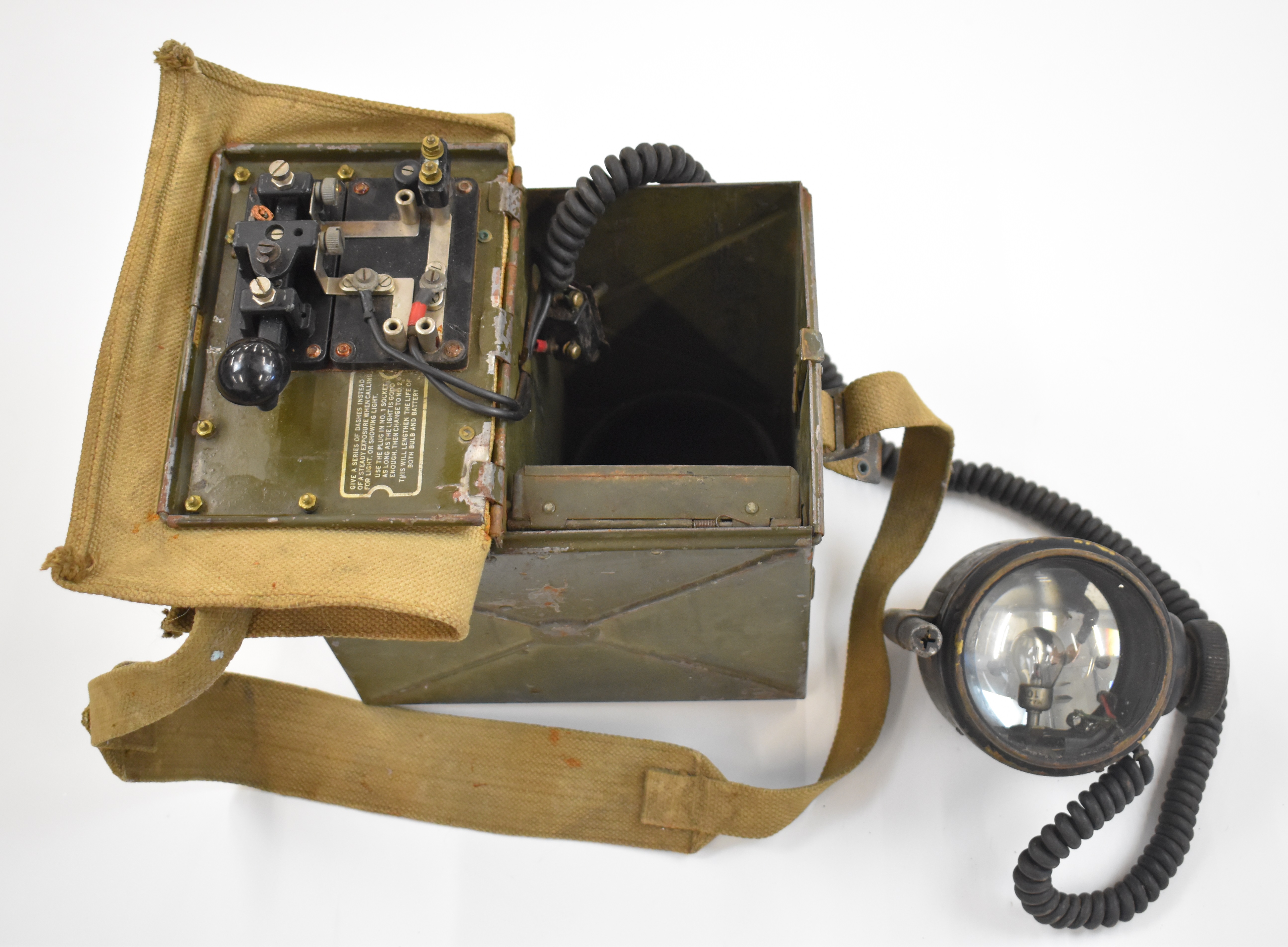 Military signalling lamp, box and bulbs, integral Morse key to lid - Image 4 of 6