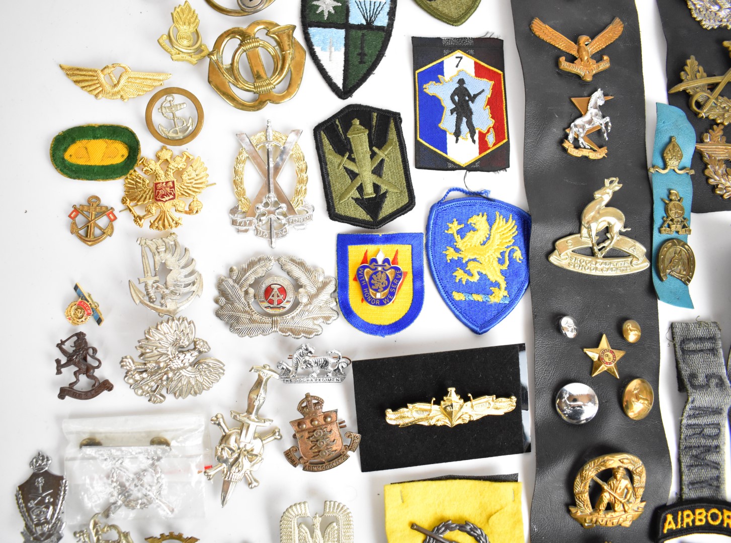 Large collection of approximately 100 overseas forces badges including South Africa, France, Canada, - Image 6 of 16